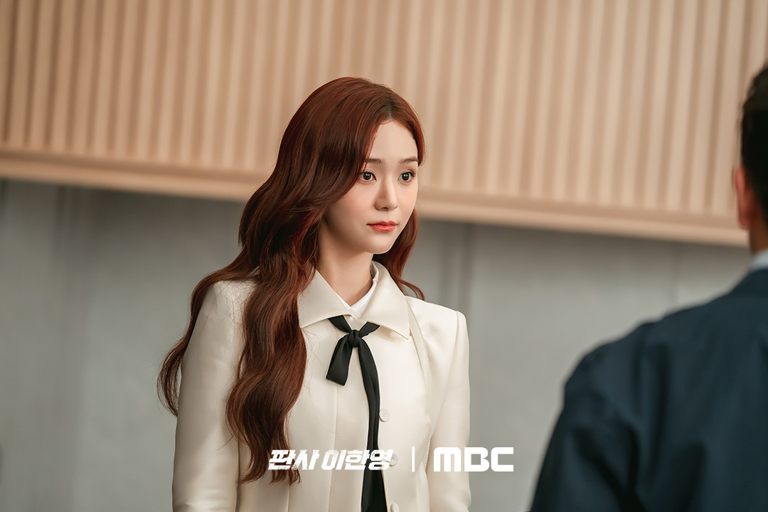 V&igrave; sao &ldquo;Thẩm ph&aacute;n tr&ugrave;ng sinh&rdquo; của Ji Sung lập kỷ lục rating khung giờ v&agrave;ng?- Ảnh 5.