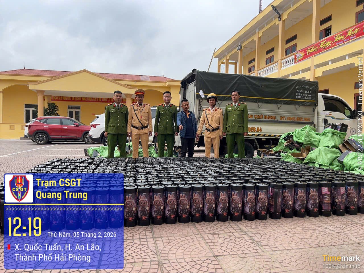 Hải Ph&ograve;ng thu giữ số lượng lớn b&igrave;nh kh&iacute;, nghi l&agrave; kh&iacute; cười- Ảnh 1.