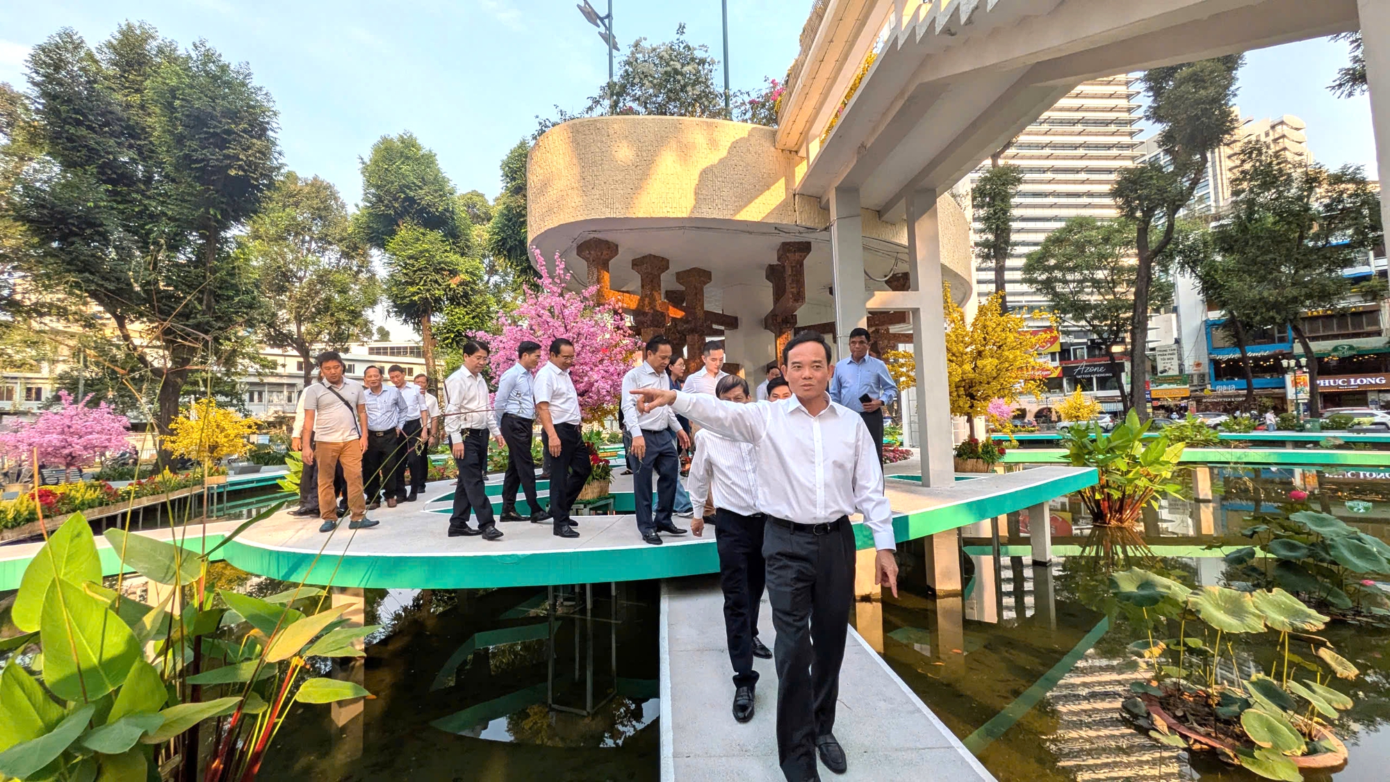 L&atilde;nh đạo TP.HCM khảo s&aacute;t 3 c&ocirc;ng tr&igrave;nh chỉnh trang đ&ocirc; thị trước Tết B&iacute;nh Ngọ- Ảnh 3.