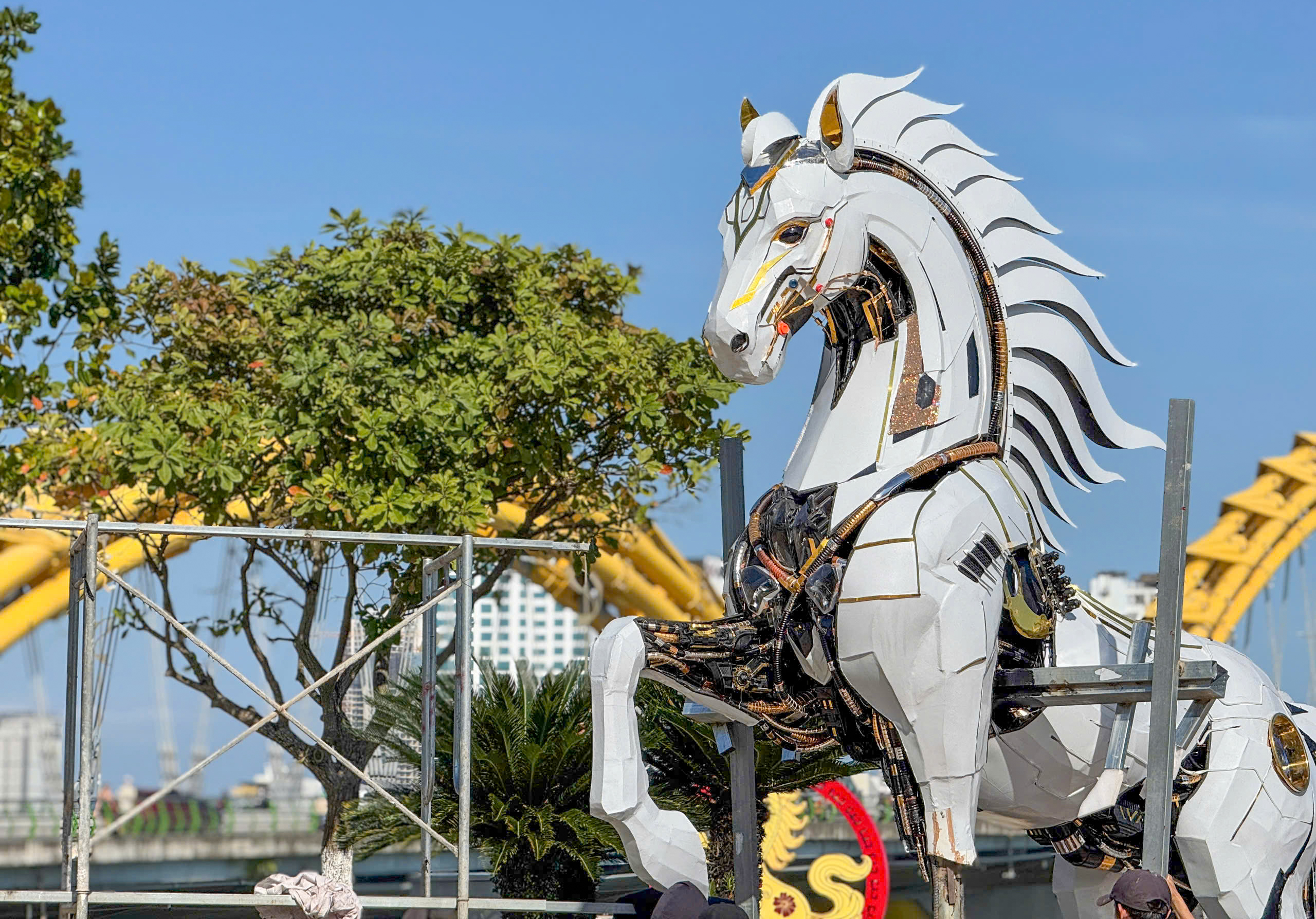 Đ&agrave; Nẵng: Hai linh vật ngựa mang th&ocirc;ng điệp hợp nhất v&agrave; kh&aacute;t vọng vươn m&igrave;nh- Ảnh 4.