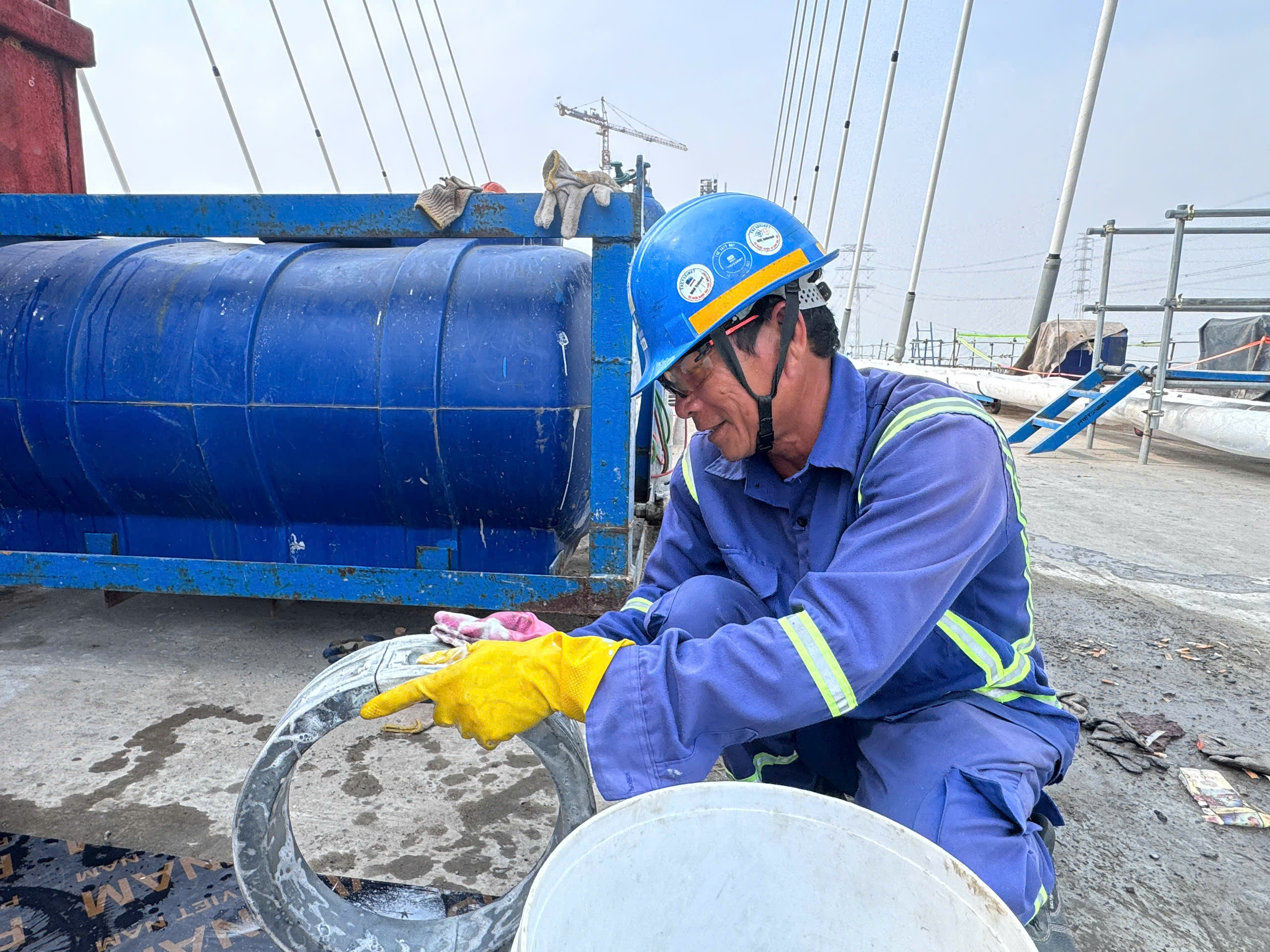 Cầu Phước Khánh tăng tốc thi công, hoàn thiện “mắt xích” cao tốc Bến Lức - Long Thành- Ảnh 5. Cầu Phước Khánh tăng tốc thi công, hoàn thiện “mắt xích” cao tốc Bến Lức - Long Thành- Ảnh 5.