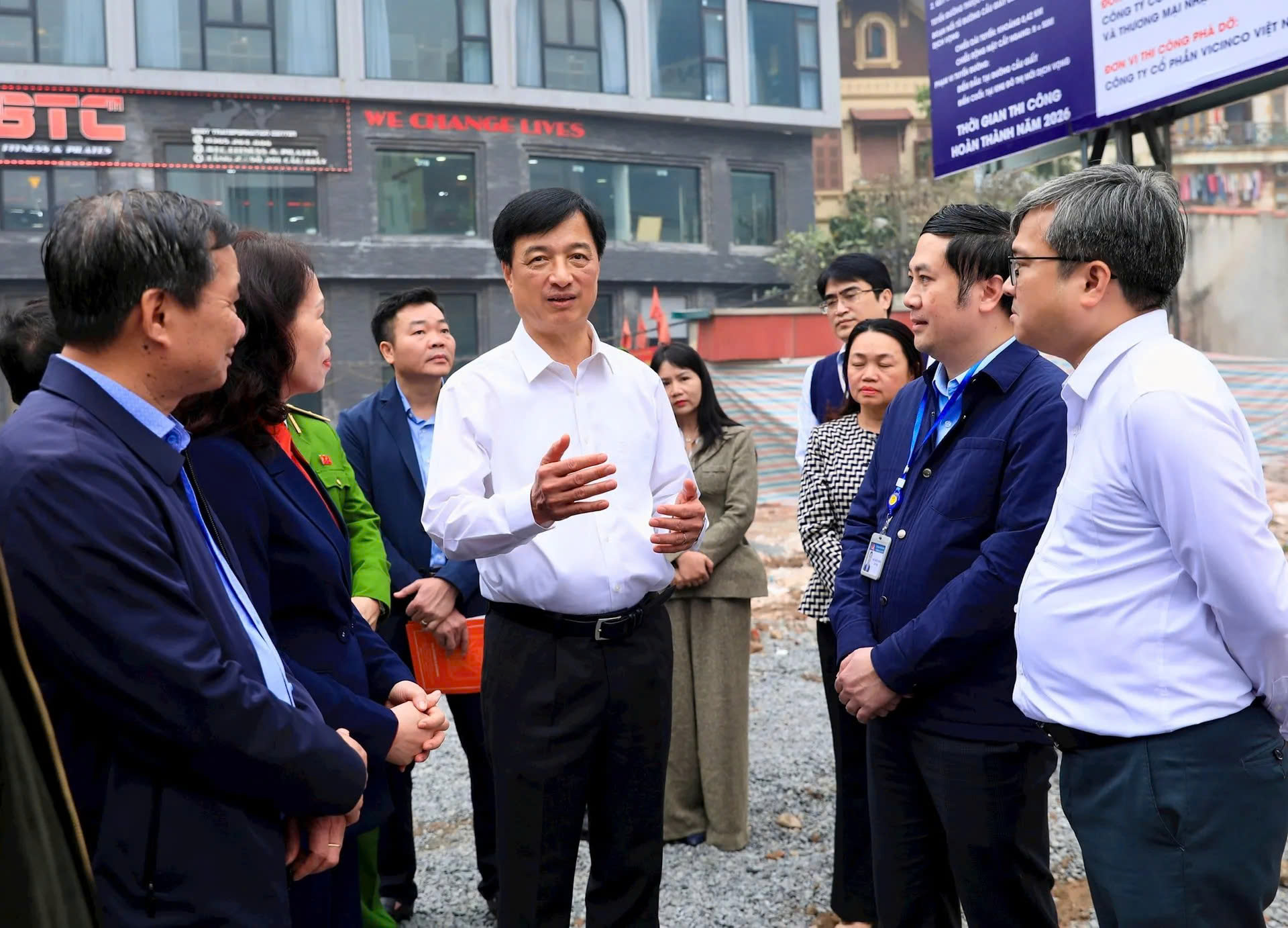 H&agrave; Nội: Thi c&ocirc;ng V&agrave;nh đai 2,5 gắn với xử l&yacute; nh&agrave; si&ecirc;u mỏng, si&ecirc;u m&eacute;o- Ảnh 1.