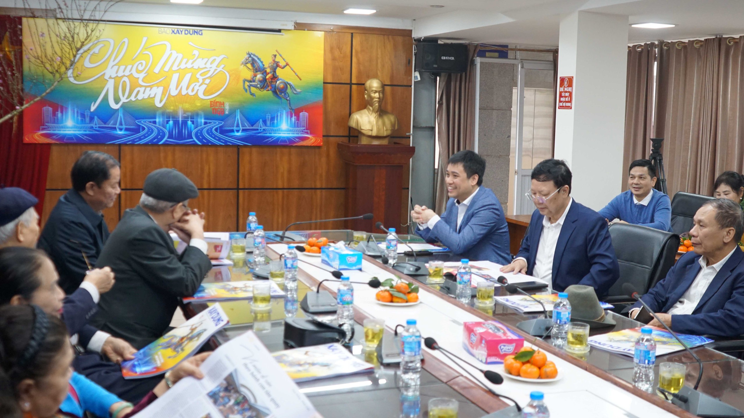 Báo Xây dựng gặp mặt, chúc Tết cán bộ hưu trí nhân dịp Xuân Bính Ngọ- Ảnh 1. Báo Xây dựng gặp mặt, chúc Tết cán bộ hưu trí nhân dịp Xuân Bính Ngọ- Ảnh 1.