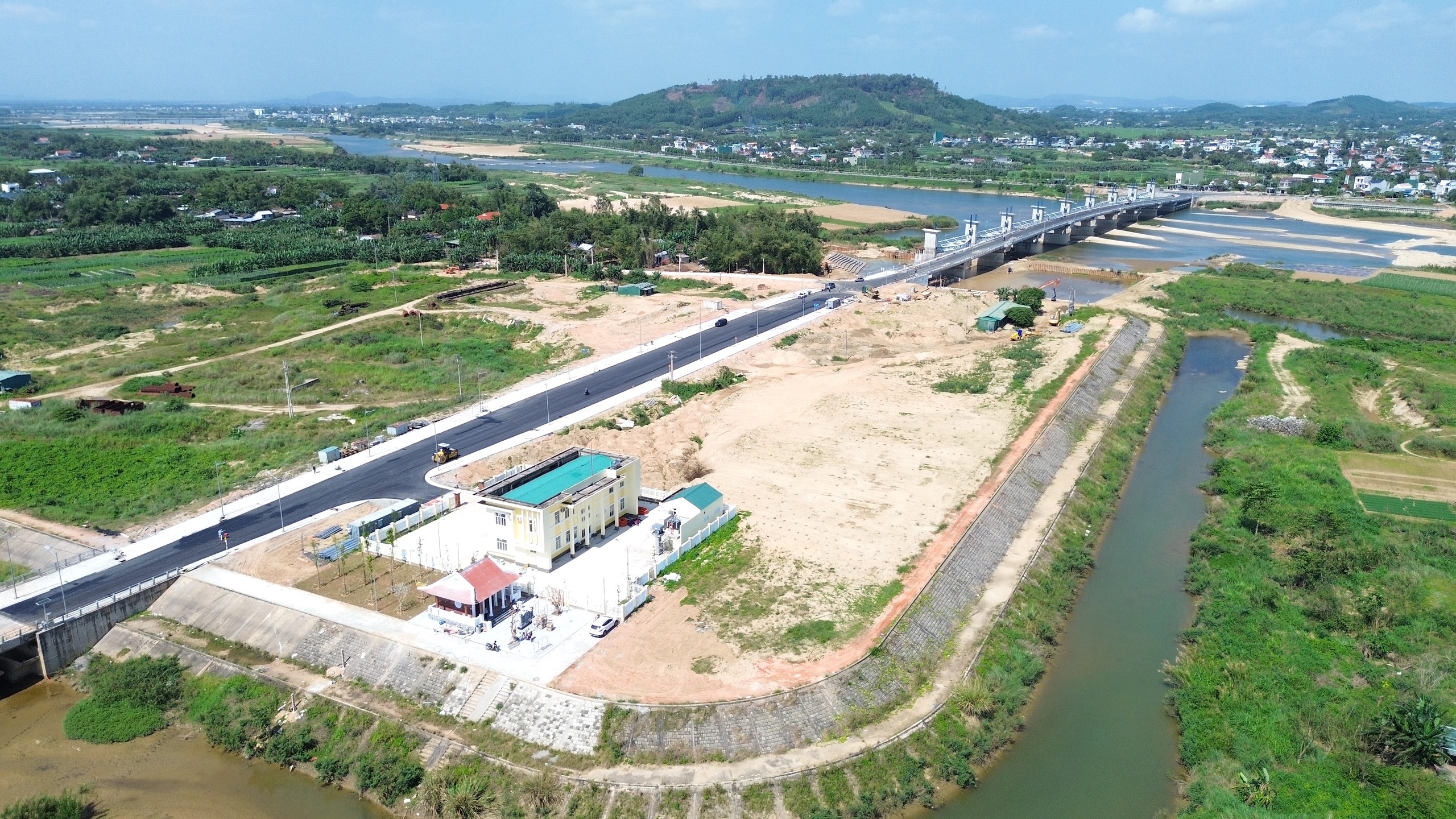 Sẵn s&agrave;ng th&ocirc;ng xe cầu thứ 7 bắc qua s&ocirc;ng Tr&agrave; Kh&uacute;c phục vụ người d&acirc;n đi lại dịp Tết- Ảnh 5.