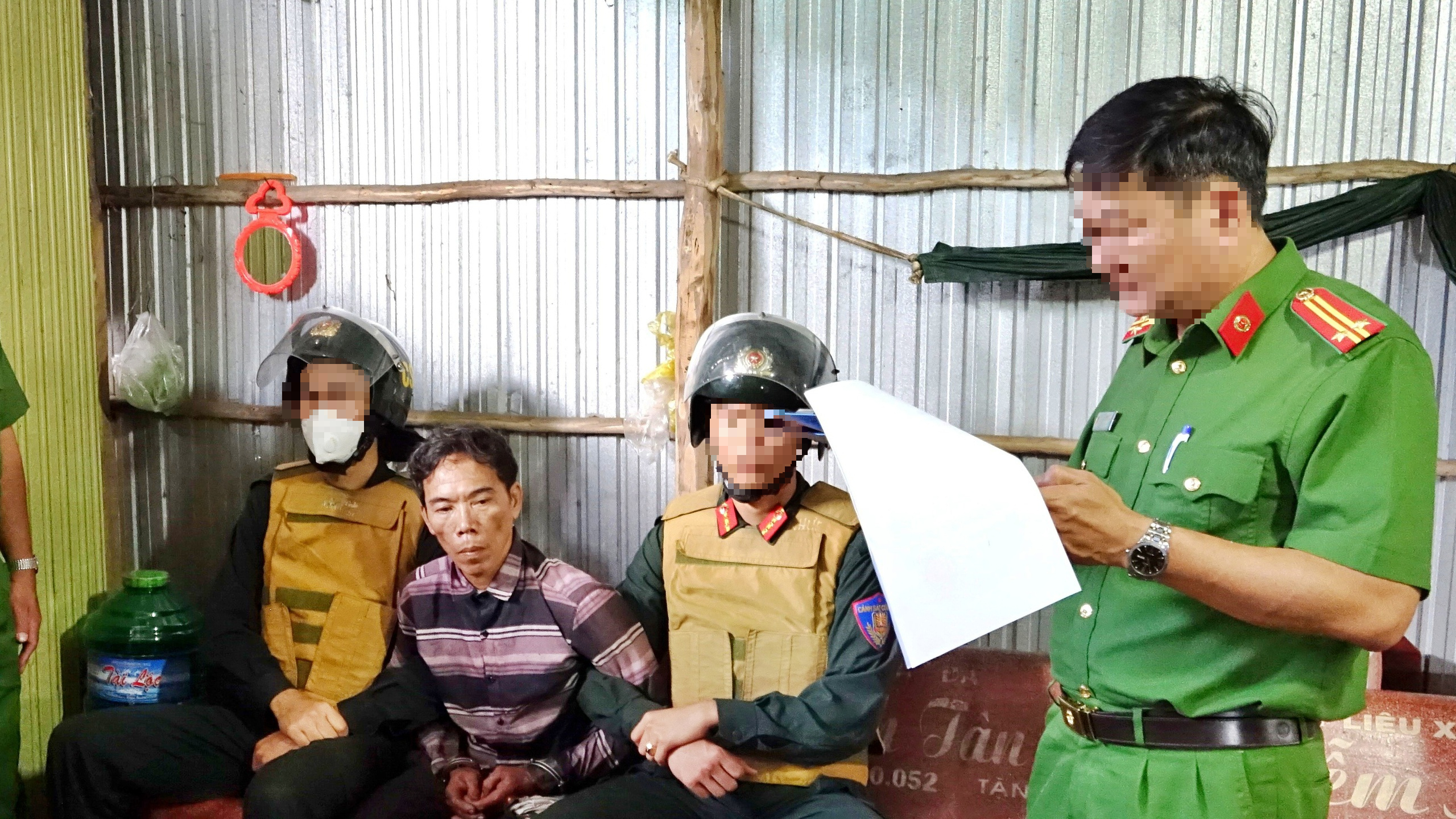 Cà Mau: Bắt người lợi dụng quyền tự do dân chủ, xâm phạm lợi ích Nhà nước- Ảnh 1. Cà Mau: Bắt người lợi dụng quyền tự do dân chủ, xâm phạm lợi ích Nhà nước- Ảnh 1.