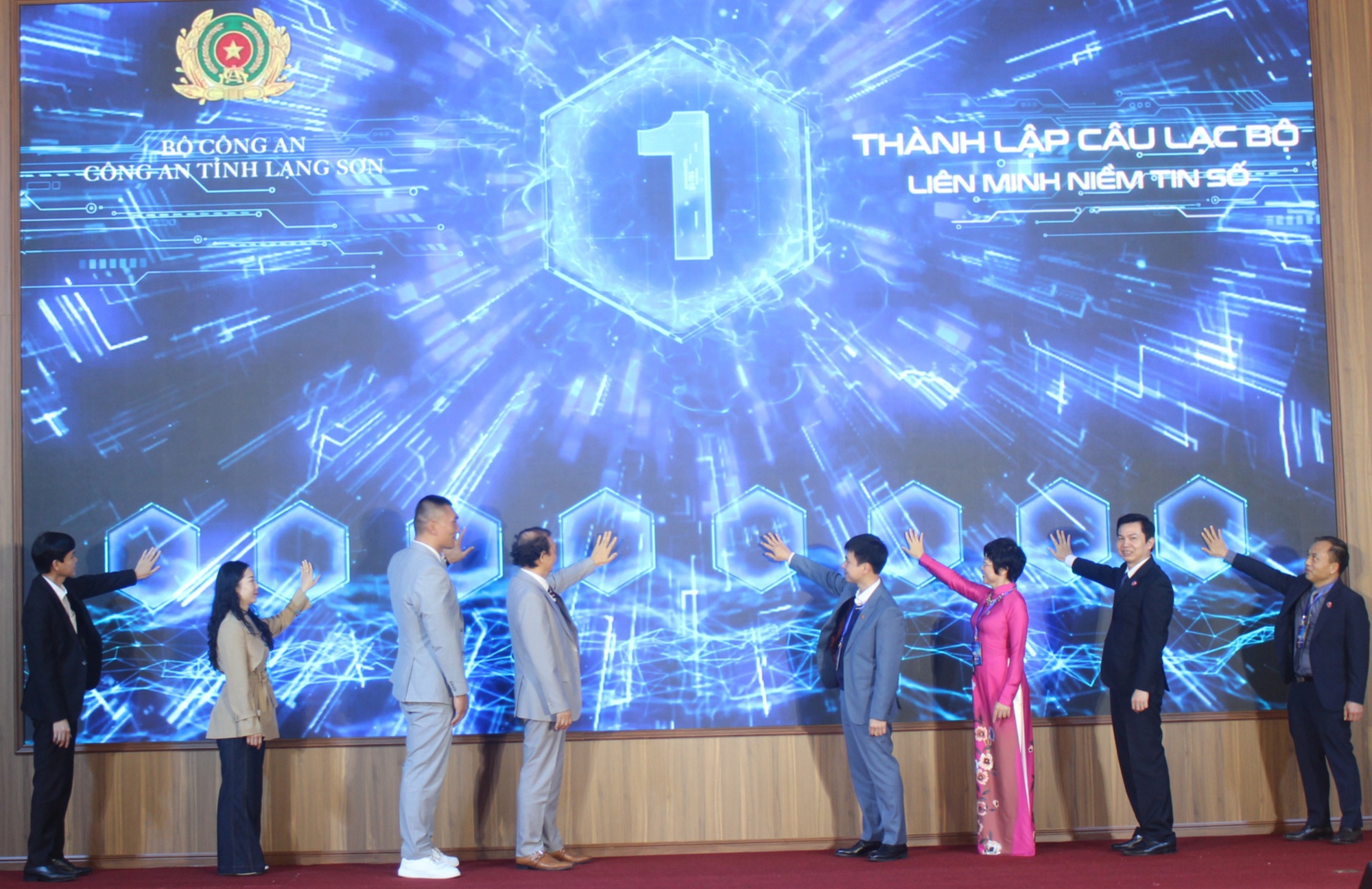 Th&agrave;nh lập c&acirc;u lạc bộ "Li&ecirc;n minh niềm tin số tỉnh Lạng Sơn"- Ảnh 1.