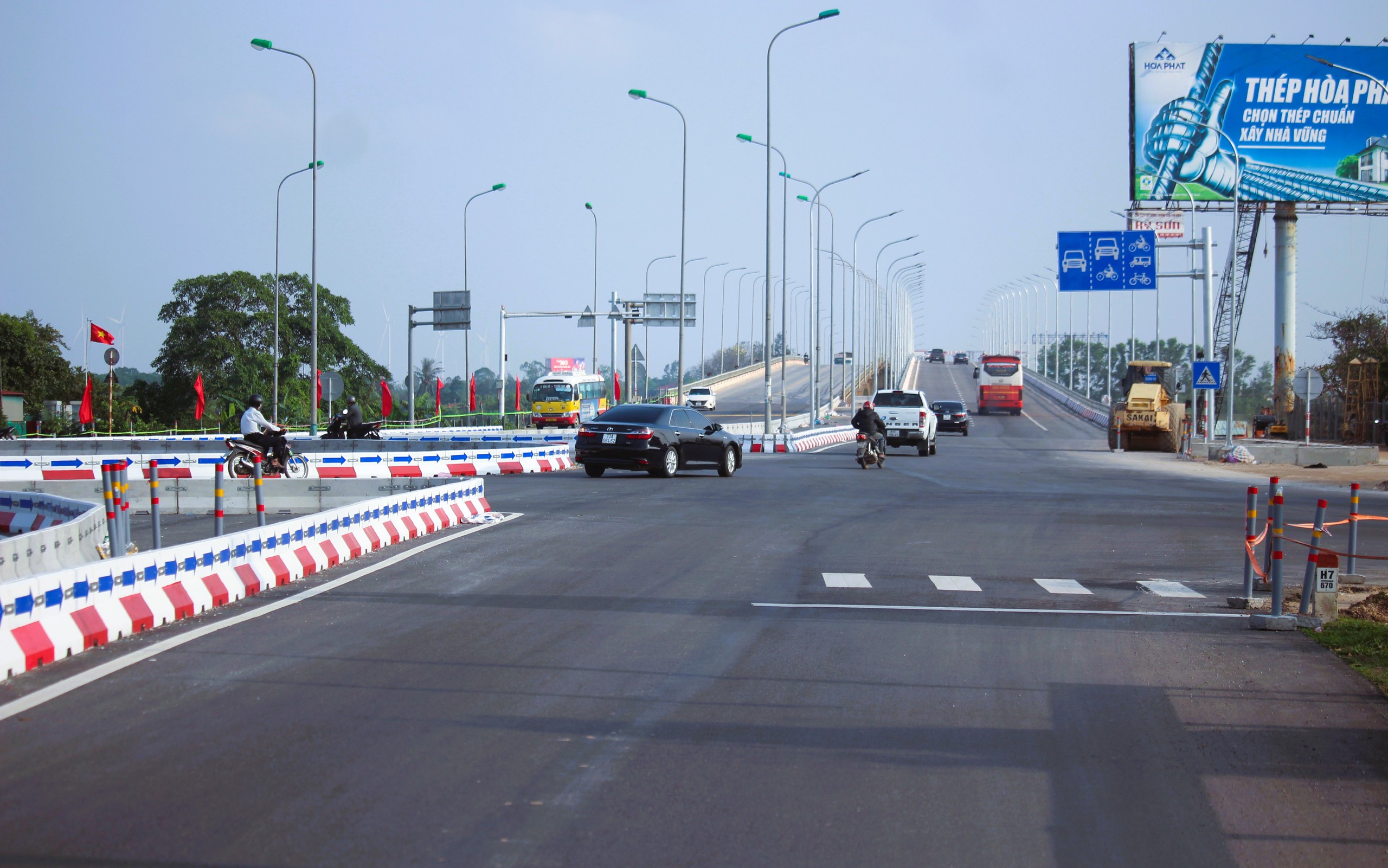 Ho&agrave;n th&agrave;nh mở rộng hai cầu tr&ecirc;n quốc lộ 1 qua Quảng Trị, x&oacute;a điểm nghẽn lưu th&ocirc;ng dịp Tết- Ảnh 11.