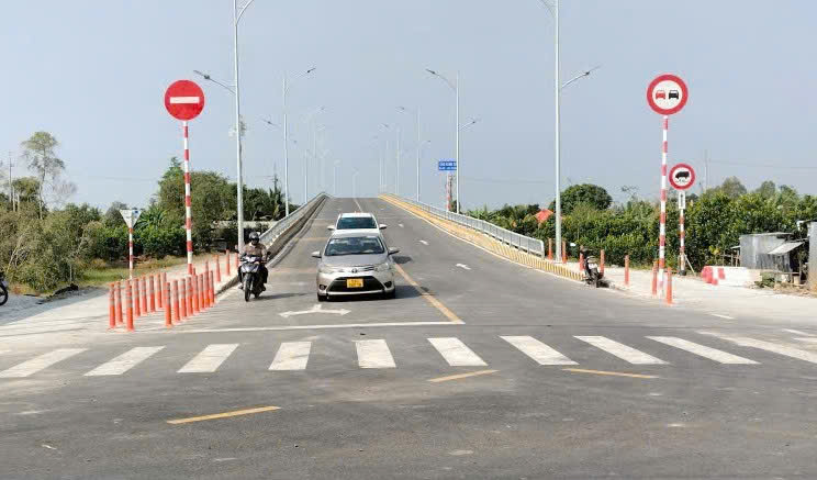 Thông xe cây cầu cuối cùng trên tuyến ĐT844 ở Đồng Tháp- Ảnh 1. Thông xe cây cầu cuối cùng trên tuyến ĐT844 ở Đồng Tháp- Ảnh 1.