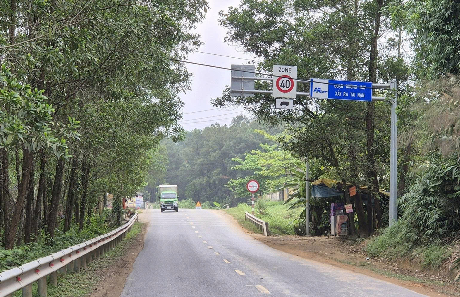 Xe chở quặng gia tăng tr&ecirc;n QL49, Huế t&iacute;nh phương &aacute;n cấm xe tải tr&ecirc;n 4 trục- Ảnh 6.