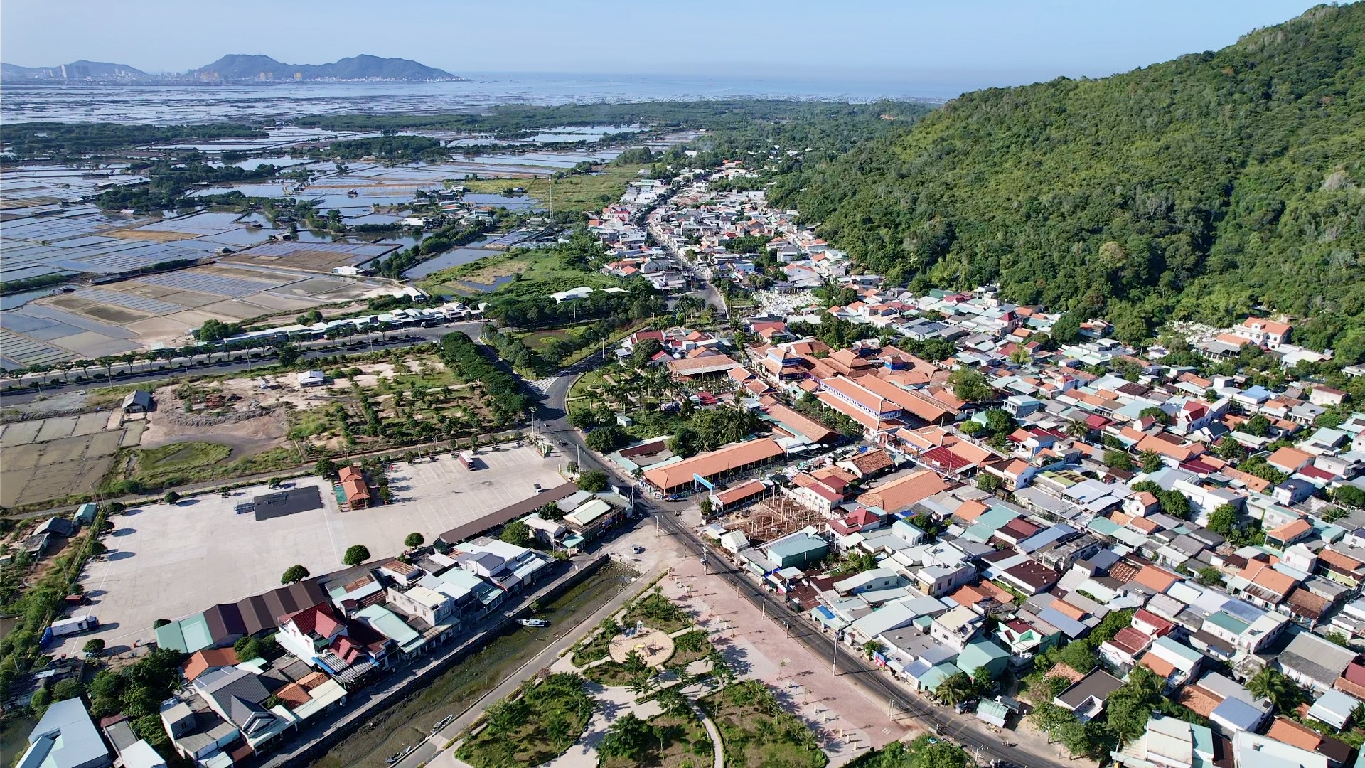Gần 77km đại lộ ven biển Vũng Tàu - Bình Thuận dần thay "áo mới"- Ảnh 3. Gần 77km đại lộ ven biển Vũng Tàu - Bình Thuận dần thay "áo mới"- Ảnh 3.