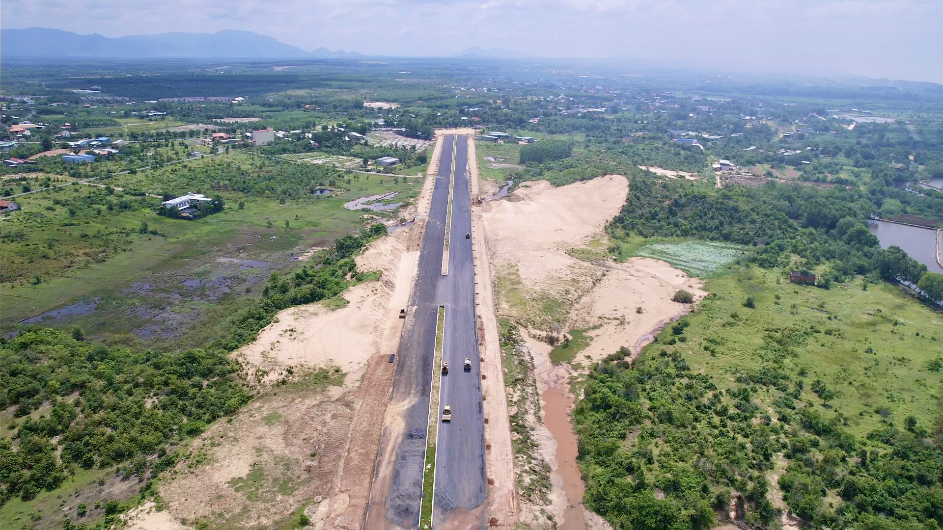 Gần 77km đại lộ ven biển Vũng Tàu - Bình Thuận dần thay "áo mới"- Ảnh 4. Gần 77km đại lộ ven biển Vũng Tàu - Bình Thuận dần thay "áo mới"- Ảnh 4.