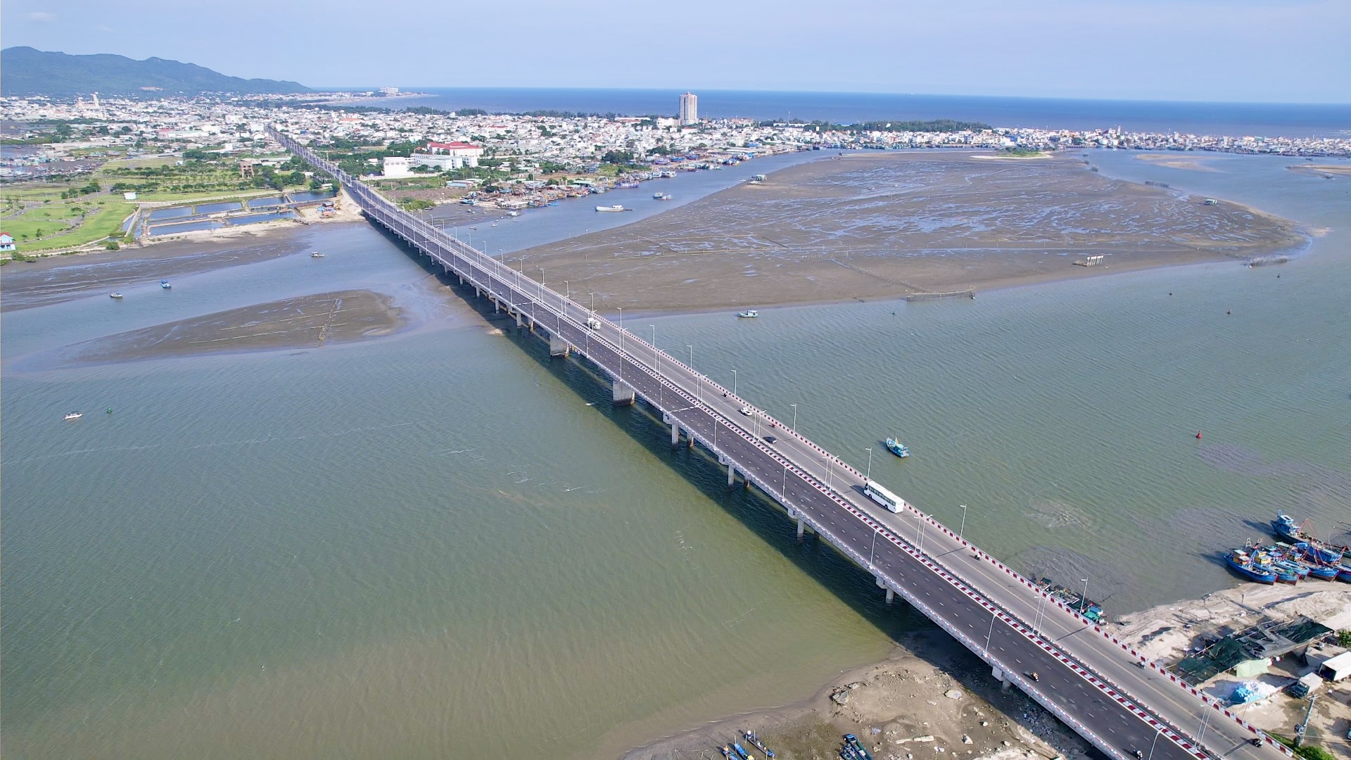 Gần 77km đại lộ ven biển Vũng Tàu - Bình Thuận dần thay "áo mới"- Ảnh 9. Gần 77km đại lộ ven biển Vũng Tàu - Bình Thuận dần thay "áo mới"- Ảnh 9.