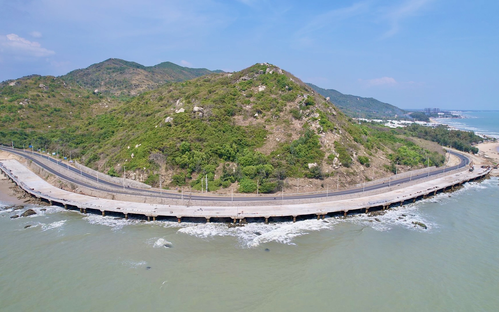 Rà soát phương án tổ chức giao thông cao tốc Biên Hòa - Vũng Tàu trước ngày khai thác tạm- Ảnh 4. Gần 77km đại lộ ven biển Vũng Tàu - Bình Thuận dần thay 'áo mới'