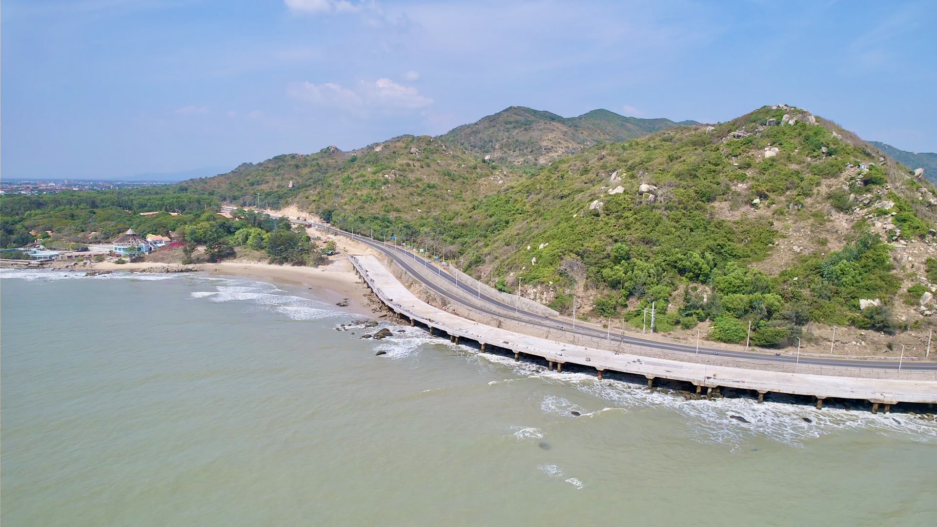 Gần 77km đại lộ ven biển Vũng Tàu - Bình Thuận dần thay "áo mới"- Ảnh 1. Gần 77km đại lộ ven biển Vũng Tàu - Bình Thuận dần thay "áo mới"- Ảnh 1.