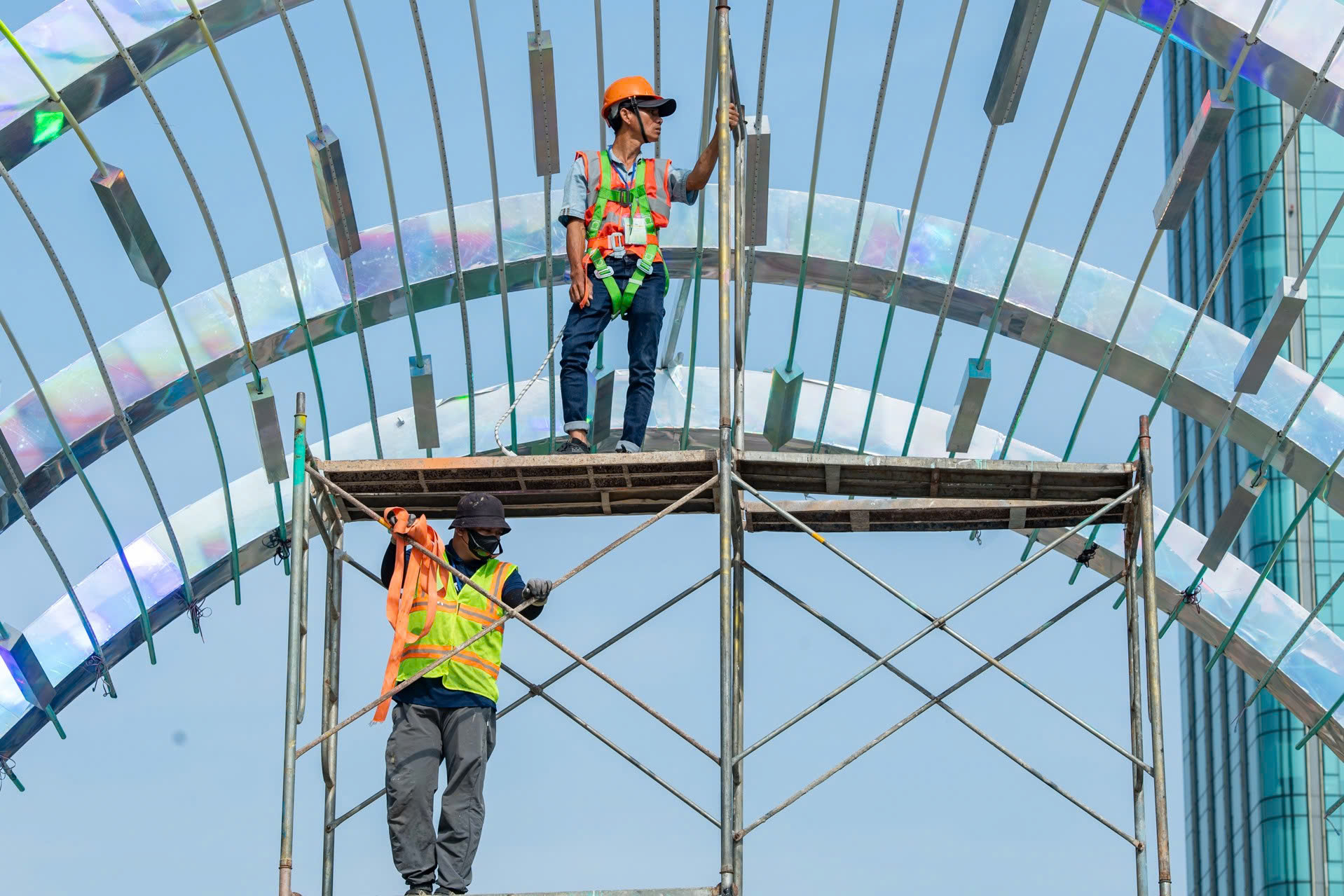 Ngựa Th&aacute;nh Gi&oacute;ng đ&atilde; &ldquo;cất v&oacute;&rdquo; giữa đường hoa Nguyễn Huệ- Ảnh 15.