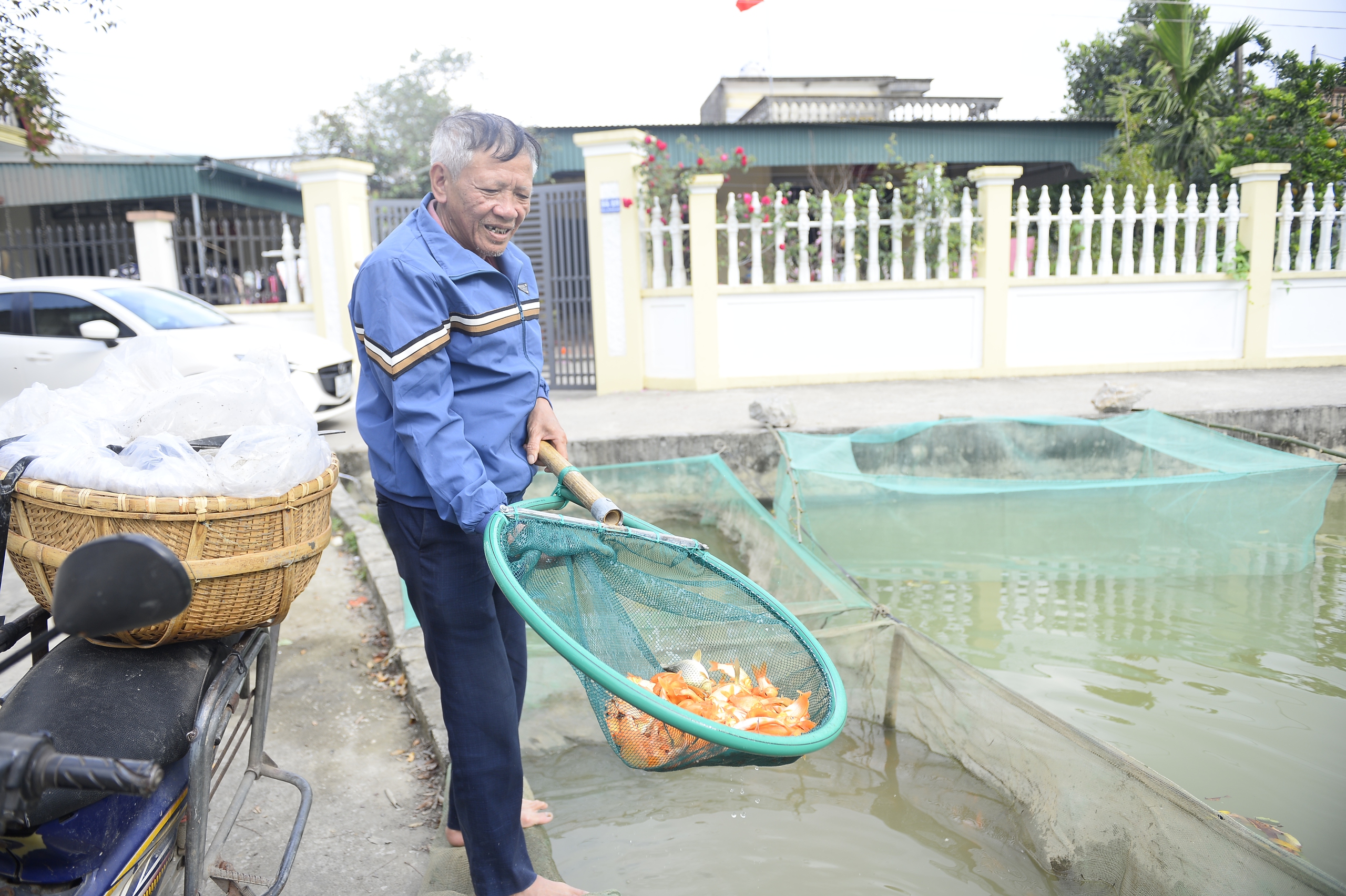 Thủ phủ c&aacute; ch&eacute;p ở Thanh H&oacute;a "ch&aacute;y h&agrave;ng" trước ng&agrave;y &ocirc;ng C&ocirc;ng, &ocirc;ng T&aacute;o- Ảnh 3.