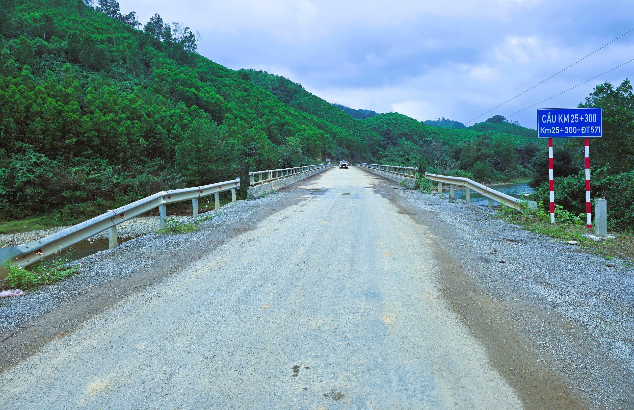 Cận cảnh tuyến nối hai nhánh đường Hồ Chí Minh vừa được lùi hạn hoàn thành sang 2026- Ảnh 11. Cận cảnh tuyến nối hai nhánh đường Hồ Chí Minh vừa được lùi hạn hoàn thành sang 2026- Ảnh 11.