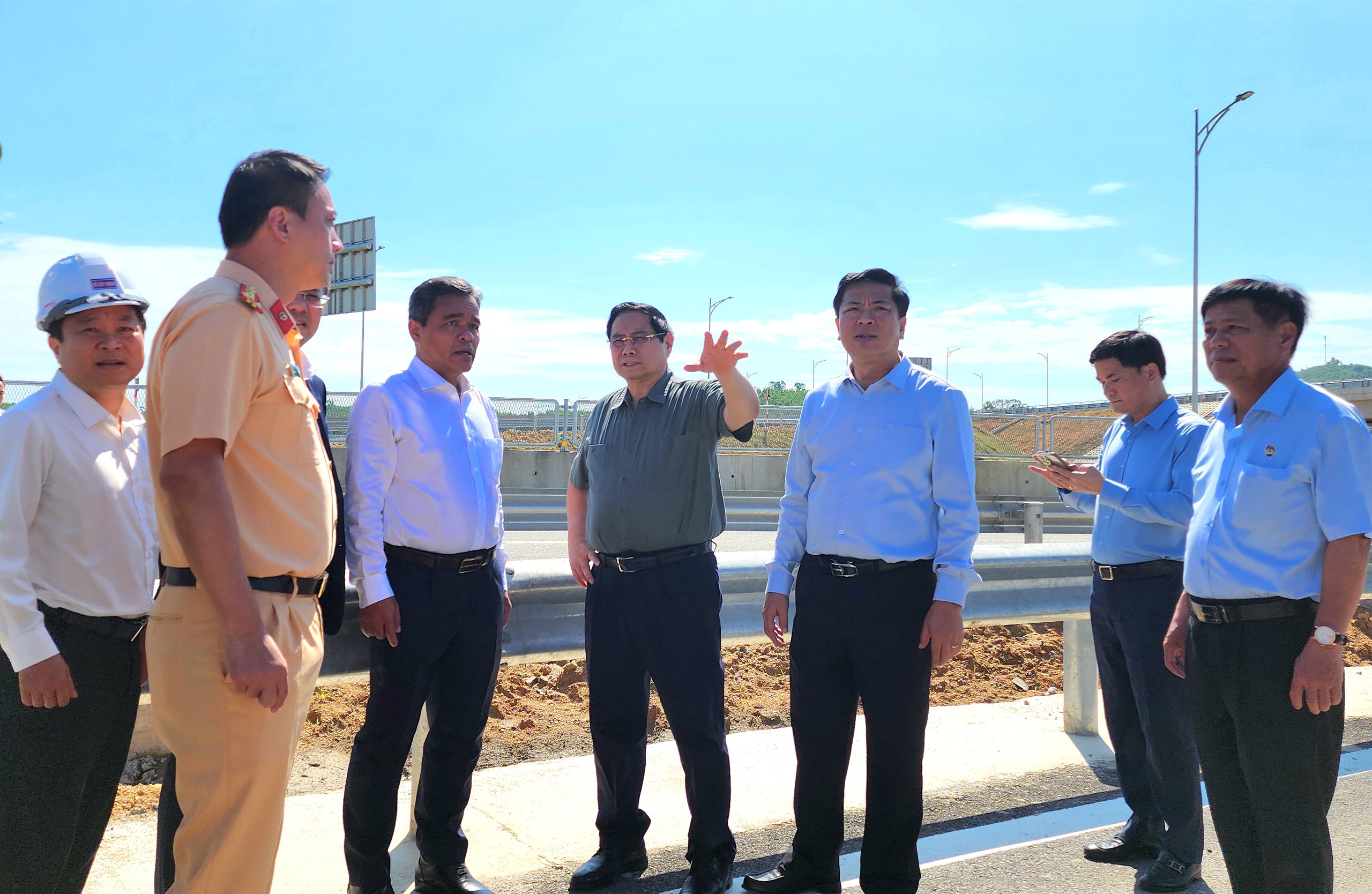 Thủ tướng: Ph&aacute;t huy tối đa hiệu quả cao tốc Quảng Ng&atilde;i - Ho&agrave;i Nhơn khi đưa v&agrave;o khai th&aacute;c- Ảnh 4.