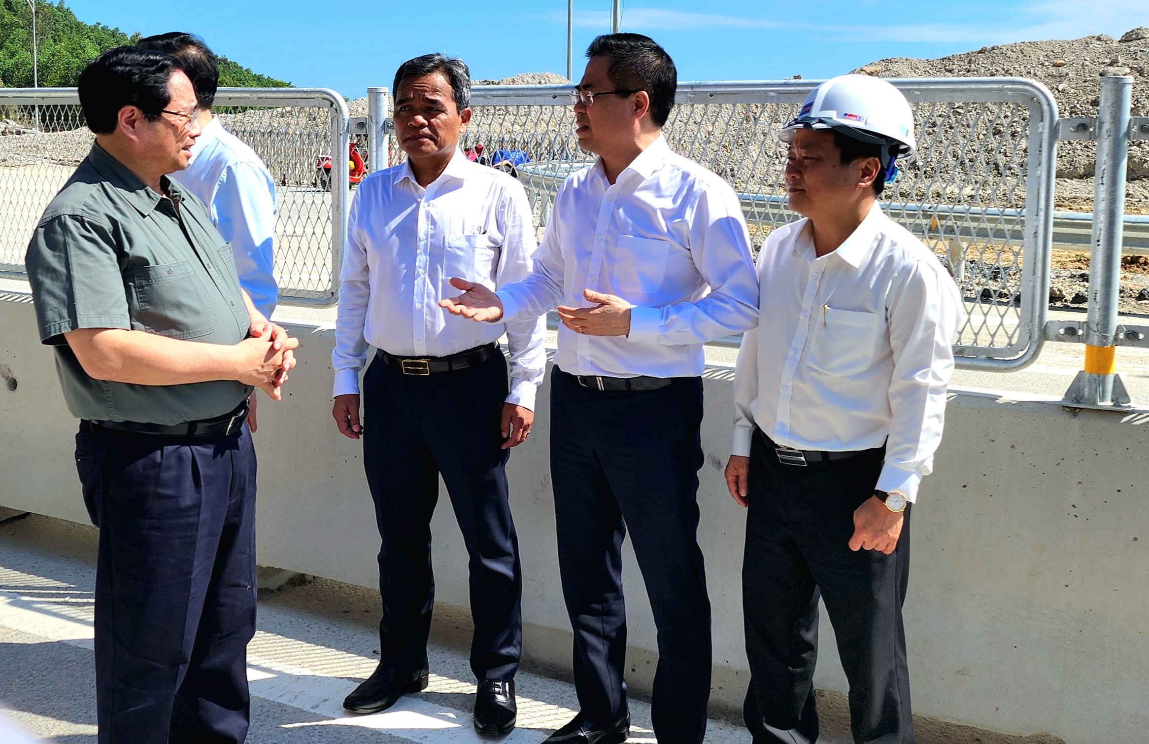 Thủ tướng: Ph&aacute;t huy tối đa hiệu quả cao tốc Quảng Ng&atilde;i - Ho&agrave;i Nhơn khi đưa v&agrave;o khai th&aacute;c- Ảnh 5.