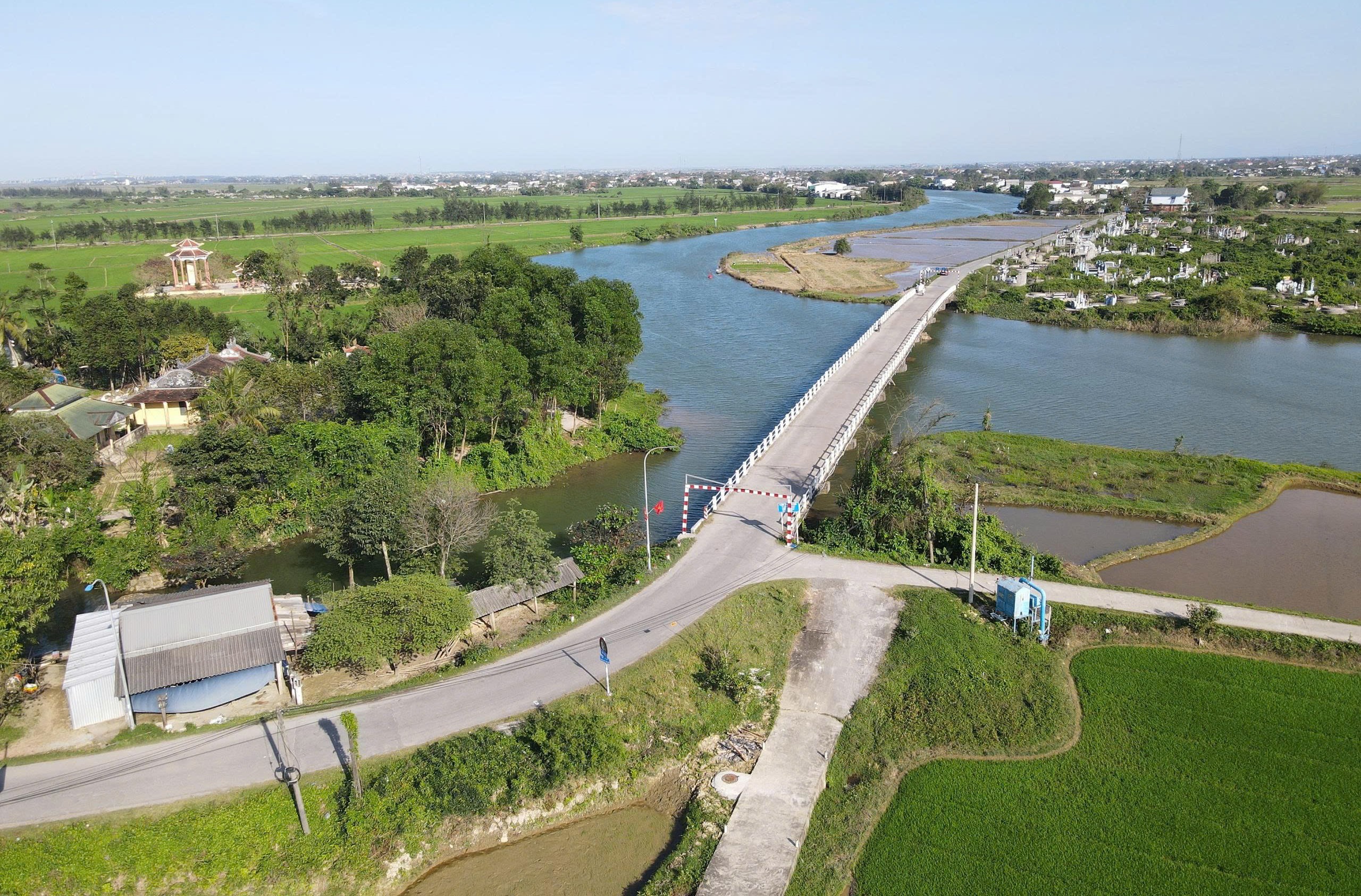 Cận cảnh cầu Thanh H&agrave; xuống cấp, sắp được x&acirc;y mới ở Huế- Ảnh 1.