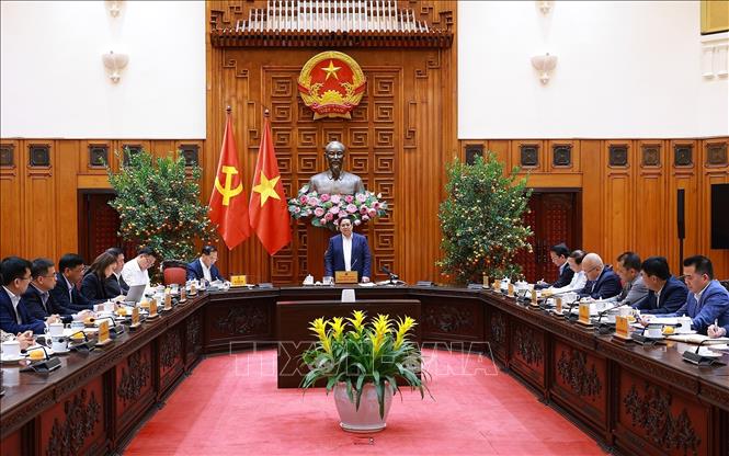 Thủ tướng: Sử dụng Quỹ b&igrave;nh ổn gi&aacute; xăng dầu, kh&ocirc;ng để thiếu năng lượng trong mọi ho&agrave;n cảnh- Ảnh 1.