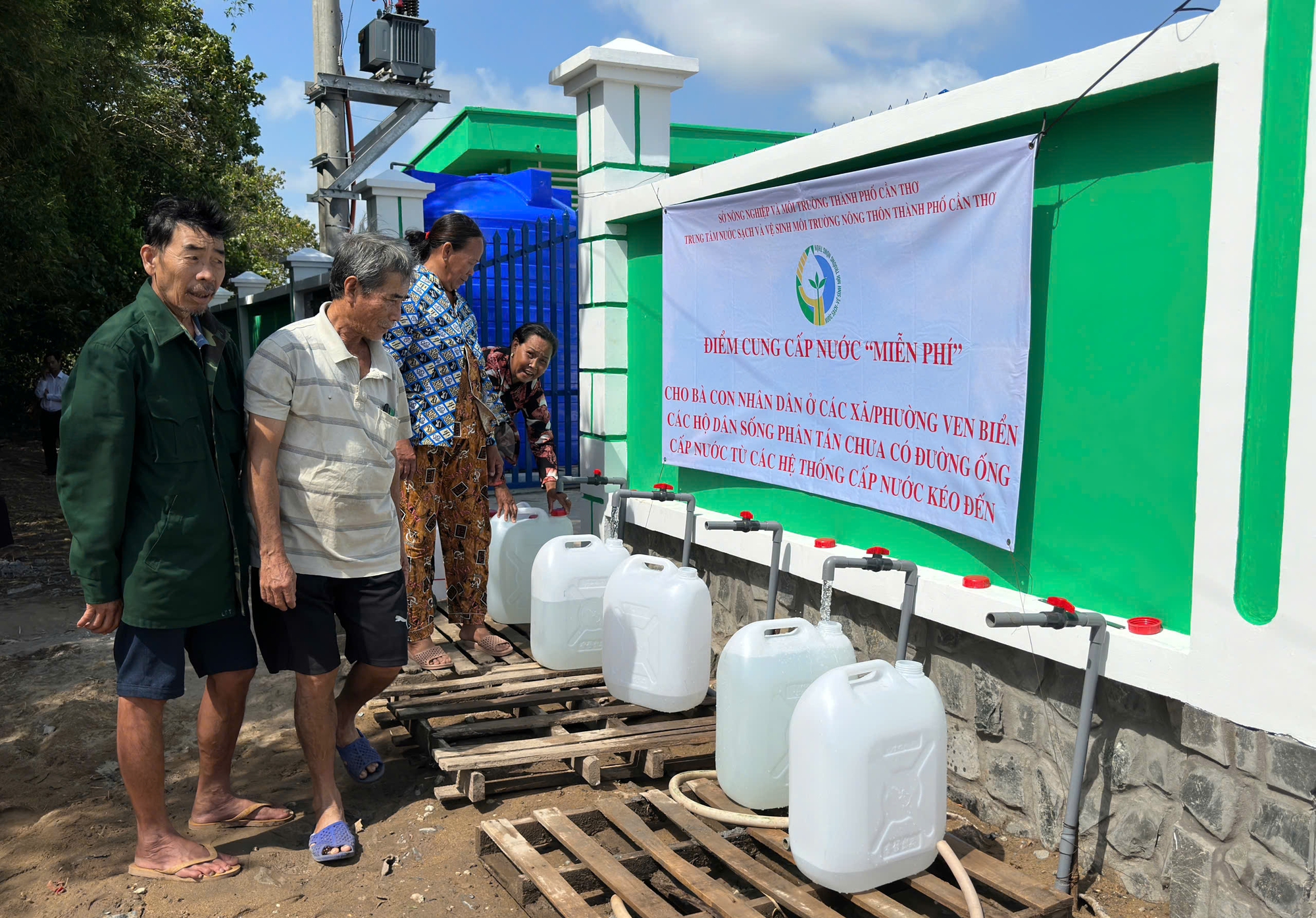 ĐBSCL nguy cơ thiếu nước sinh hoạt, k&eacute;o nước s&ocirc;ng Hậu thay nước giếng khoan được kh&ocirc;ng?- Ảnh 1.