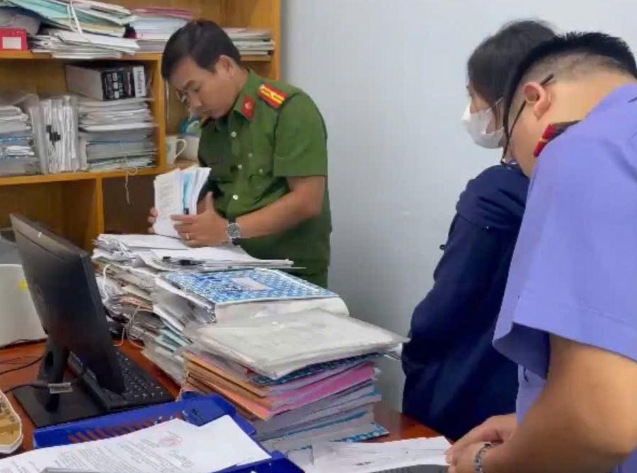 Nguy&ecirc;n c&aacute;n bộ địa ch&iacute;nh phường Tam H&ograve;a bị bắt tạm giam v&igrave; lừa đảo gần 29 tỷ đồng- Ảnh 1.