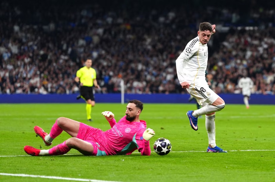 Valverde lập hat-trick, Real Madrid đ&egrave; bẹp Man City- Ảnh 1.