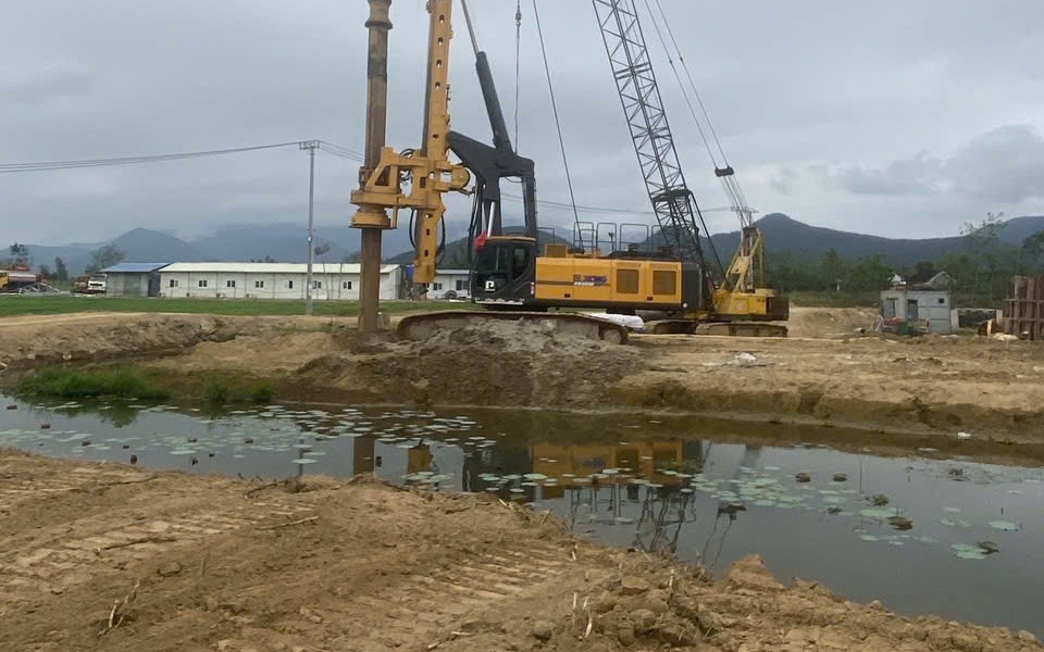 Gia Lai: Đảm bảo điều kiện thi công, thúc tiến độ các dự án hạ tầng trọng điểm- Ảnh 5. Gia Lai chốt mốc thời gian bàn giao mặt bằng cao tốc Quy Nhơn - Pleiku