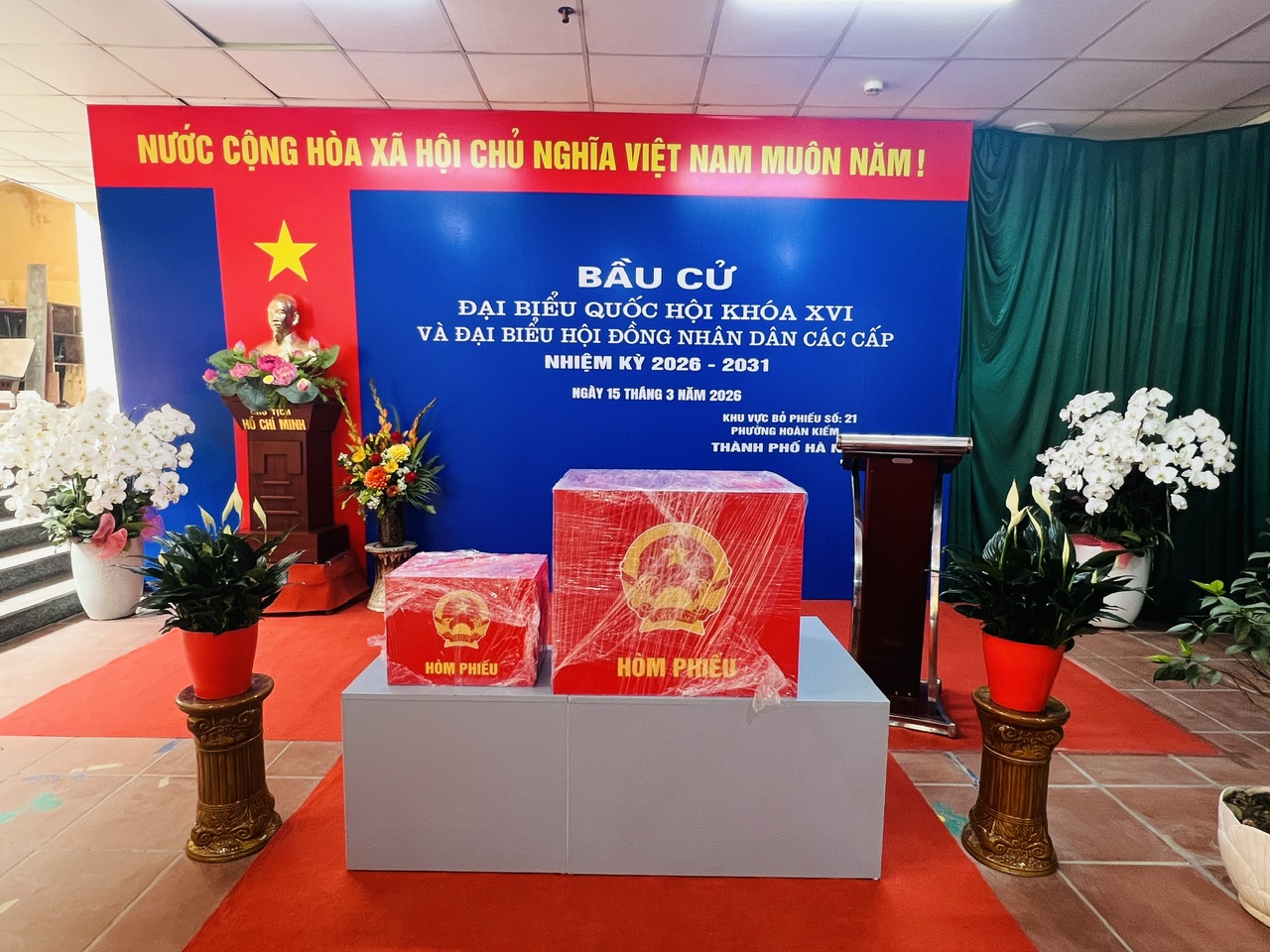 Những điểm bỏ phiếu đặc biệt giữa l&ograve;ng Thủ đ&ocirc;- Ảnh 12.