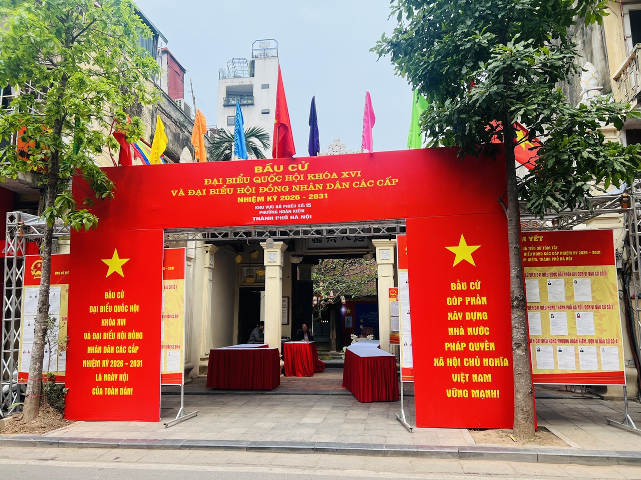 Những điểm bỏ phiếu đặc biệt giữa l&ograve;ng Thủ đ&ocirc;- Ảnh 6.