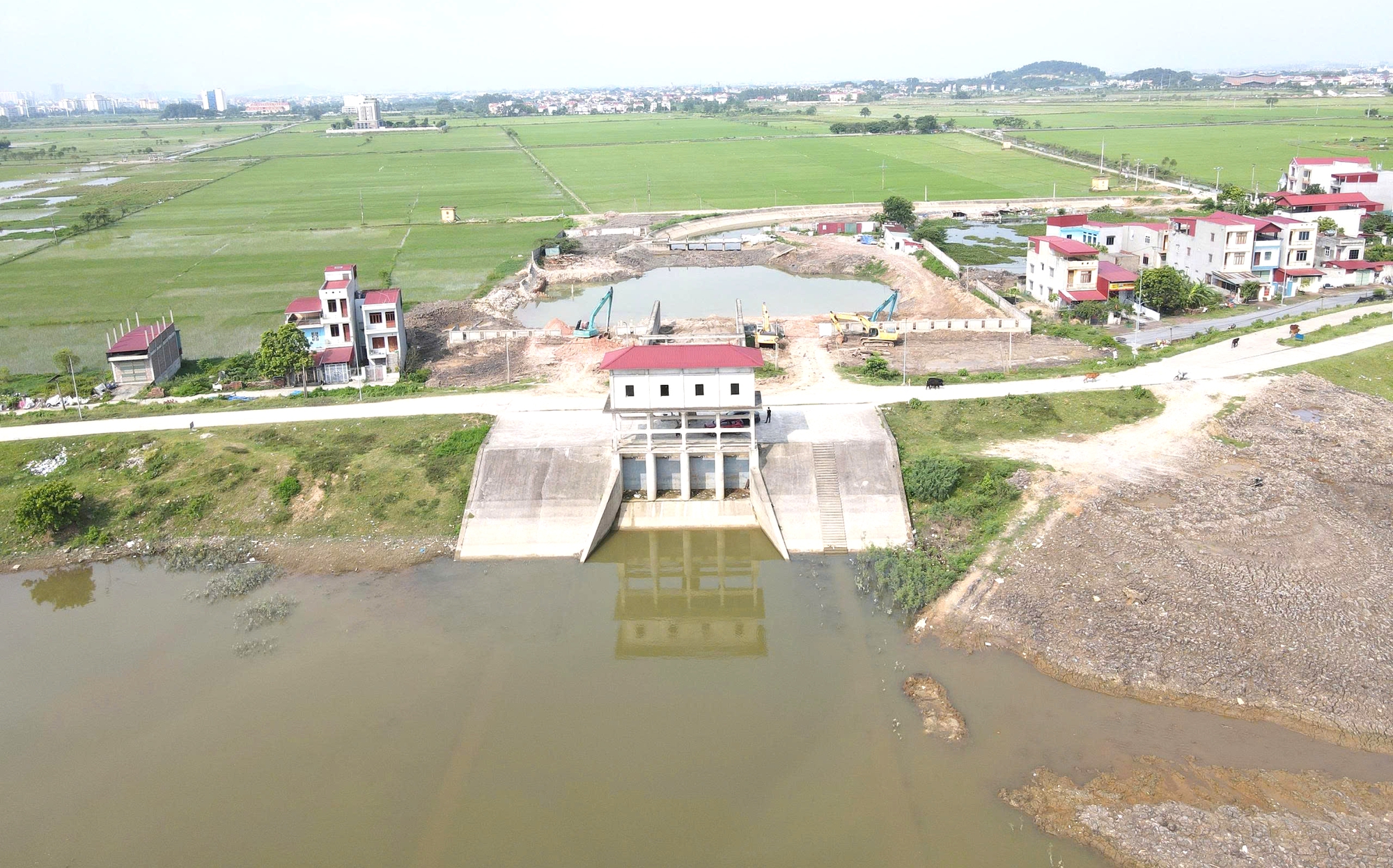 Trạm bơm trăm tỷ đồng thi c&ocirc;ng gần một thập kỷ ở Bắc Ninh bao giờ về đ&iacute;ch?- Ảnh 18.