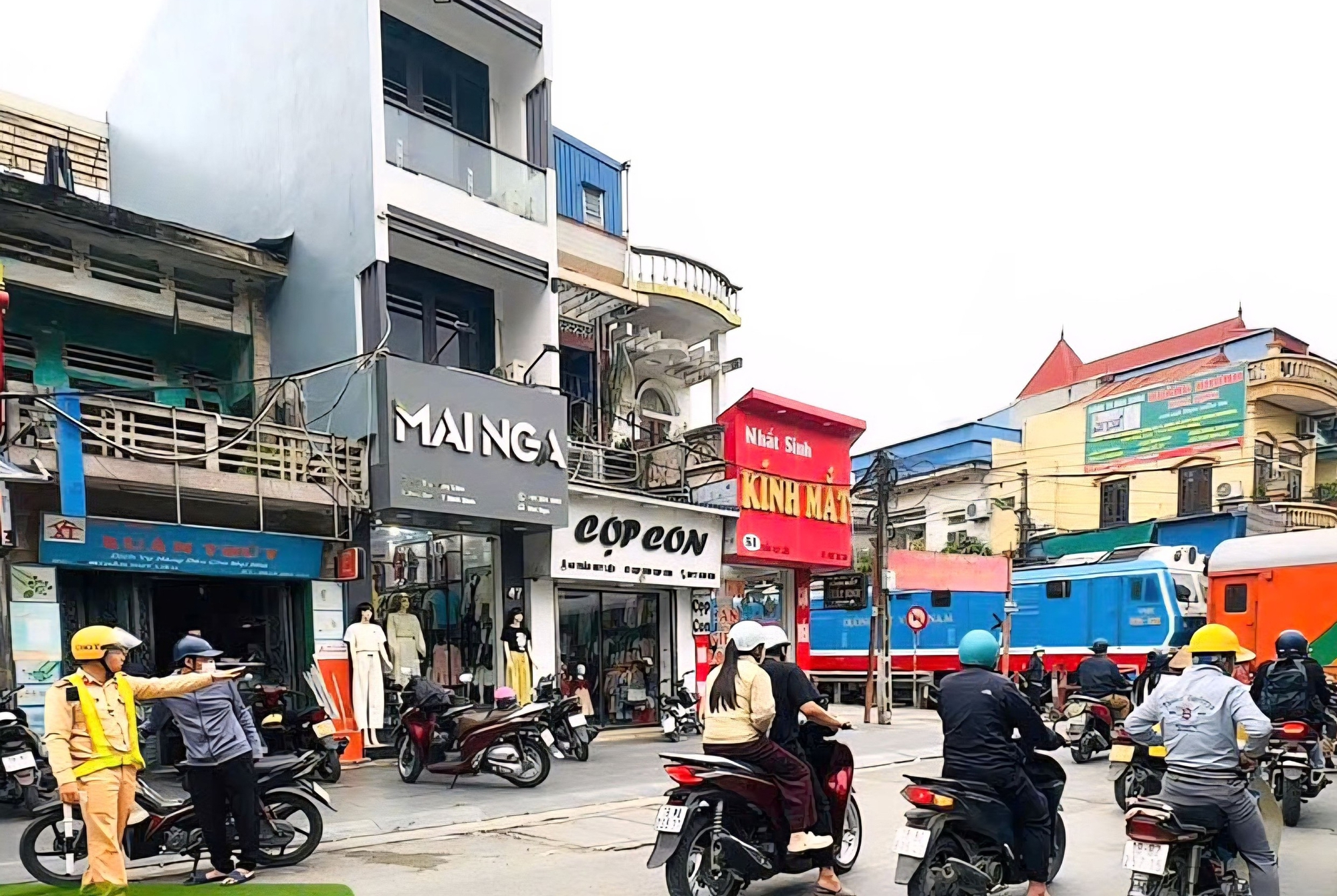 Ninh B&igrave;nh: Huy động tối đa lực lượng, xử nghi&ecirc;m vi phạm ATGT đường sắt- Ảnh 1.