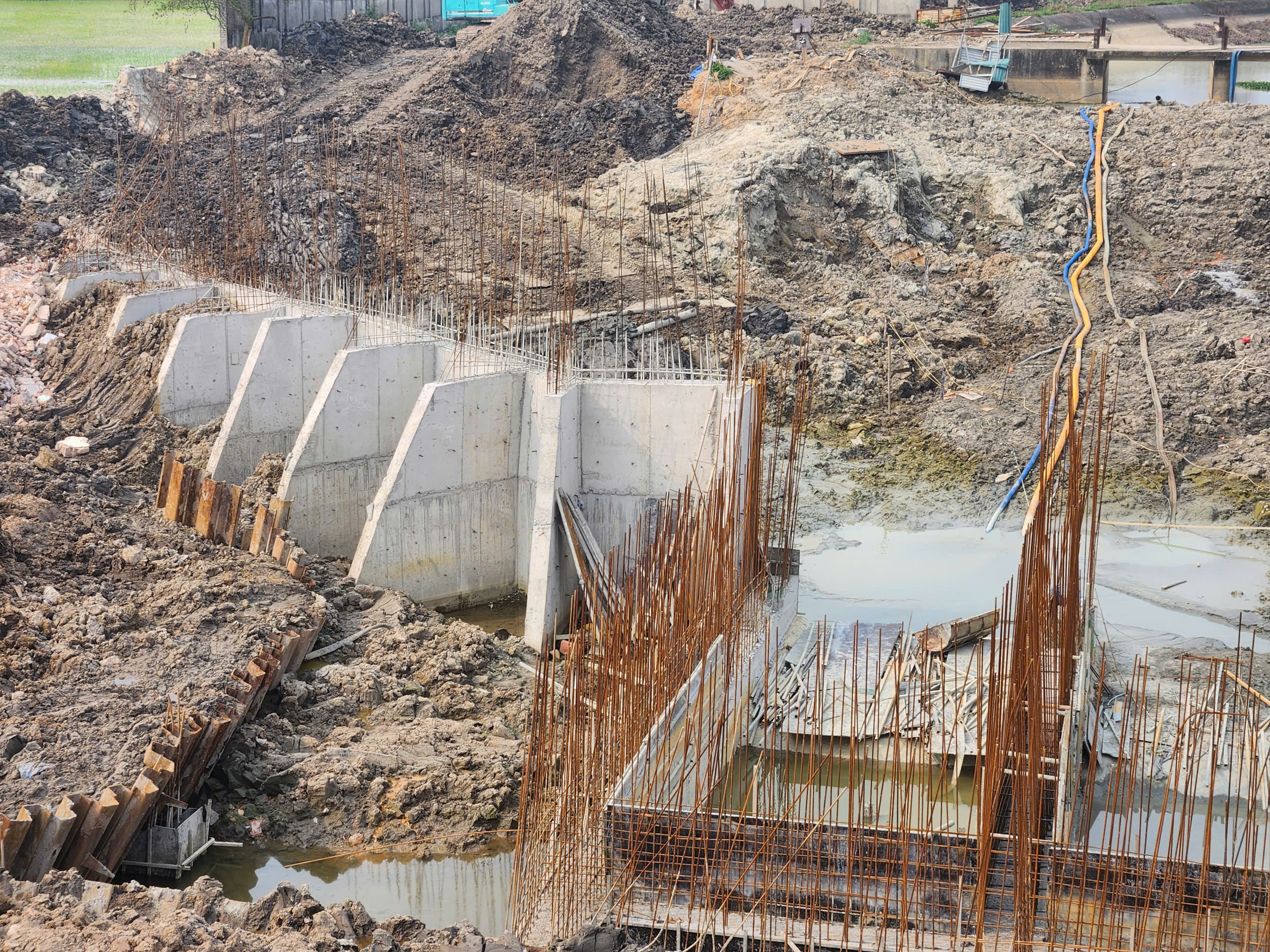 Trạm bơm trăm tỷ đồng thi c&ocirc;ng gần một thập kỷ ở Bắc Ninh bao giờ về đ&iacute;ch?- Ảnh 10.