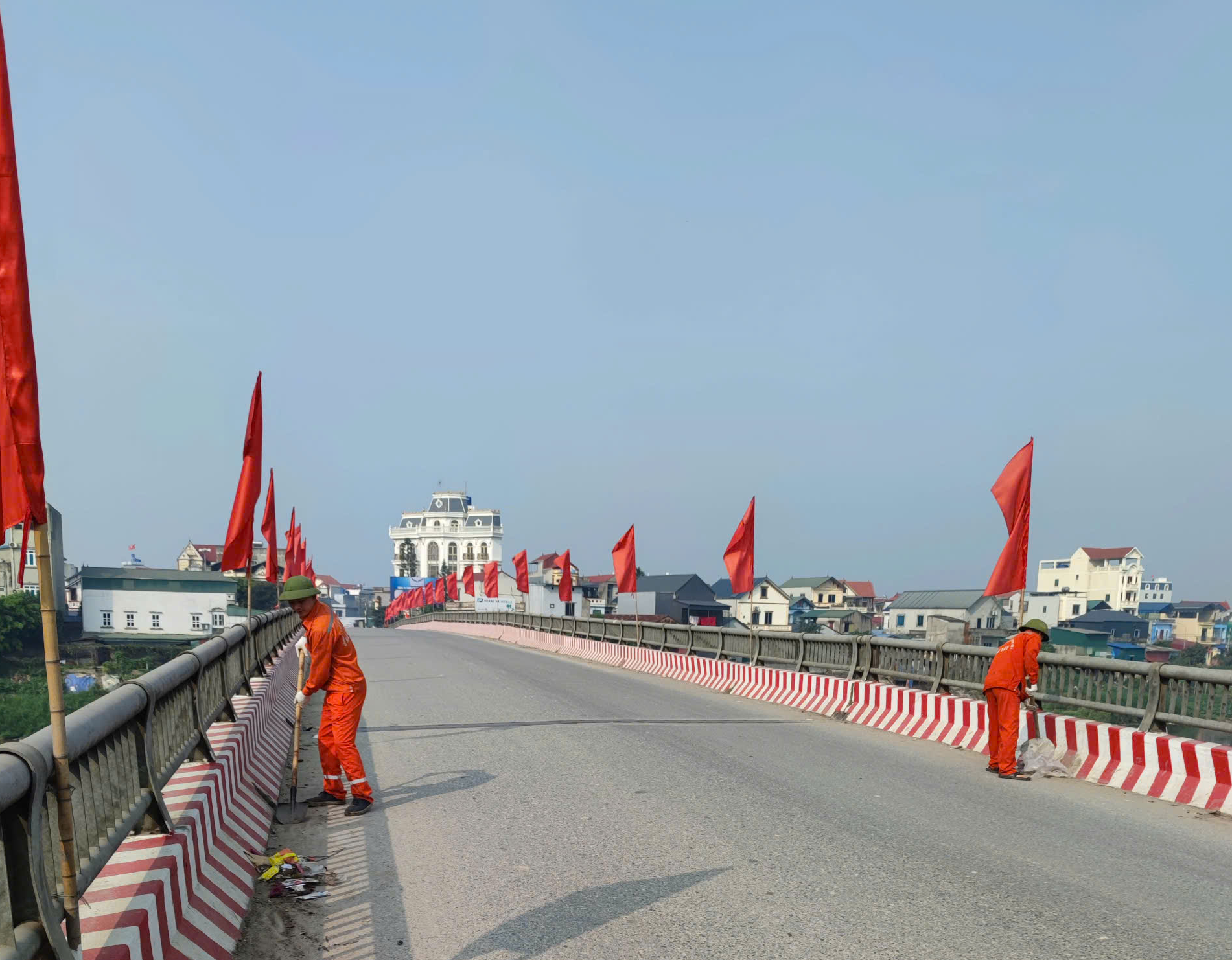 H&agrave; Nội &ldquo;kho&aacute;c &aacute;o mới&rdquo; cho hạ tầng giao th&ocirc;ng trước Ng&agrave;y bầu cử- Ảnh 1.