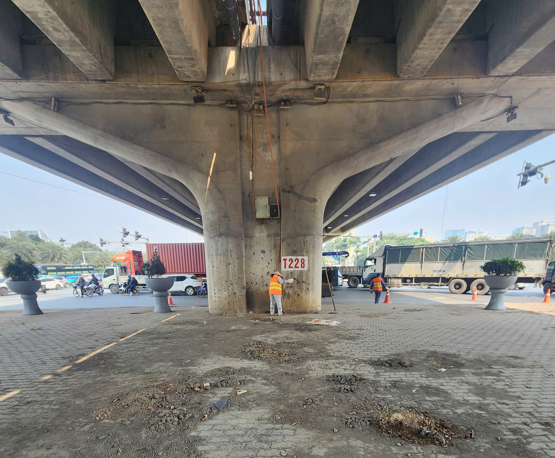 H&agrave; Nội &ldquo;kho&aacute;c &aacute;o mới&rdquo; cho hạ tầng giao th&ocirc;ng trước Ng&agrave;y bầu cử- Ảnh 4.