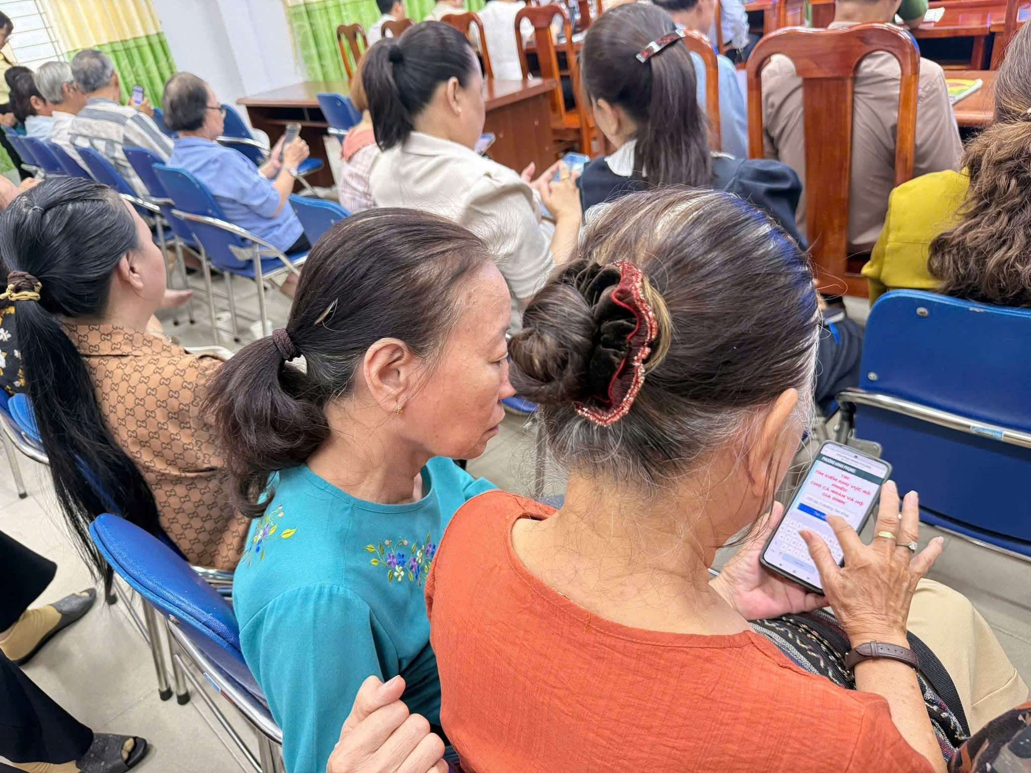 TP.HCM ứng dụng c&ocirc;ng nghệ, huy động thanh ni&ecirc;n hỗ trợ cử tri trước ng&agrave;y bầu cử- Ảnh 4.