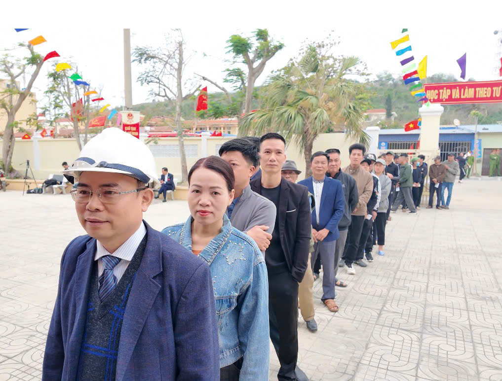 Hải Ph&ograve;ng: Cử tri đặc khu Bạch Long Vĩ n&ocirc; nức bầu cử sớm- Ảnh 3.