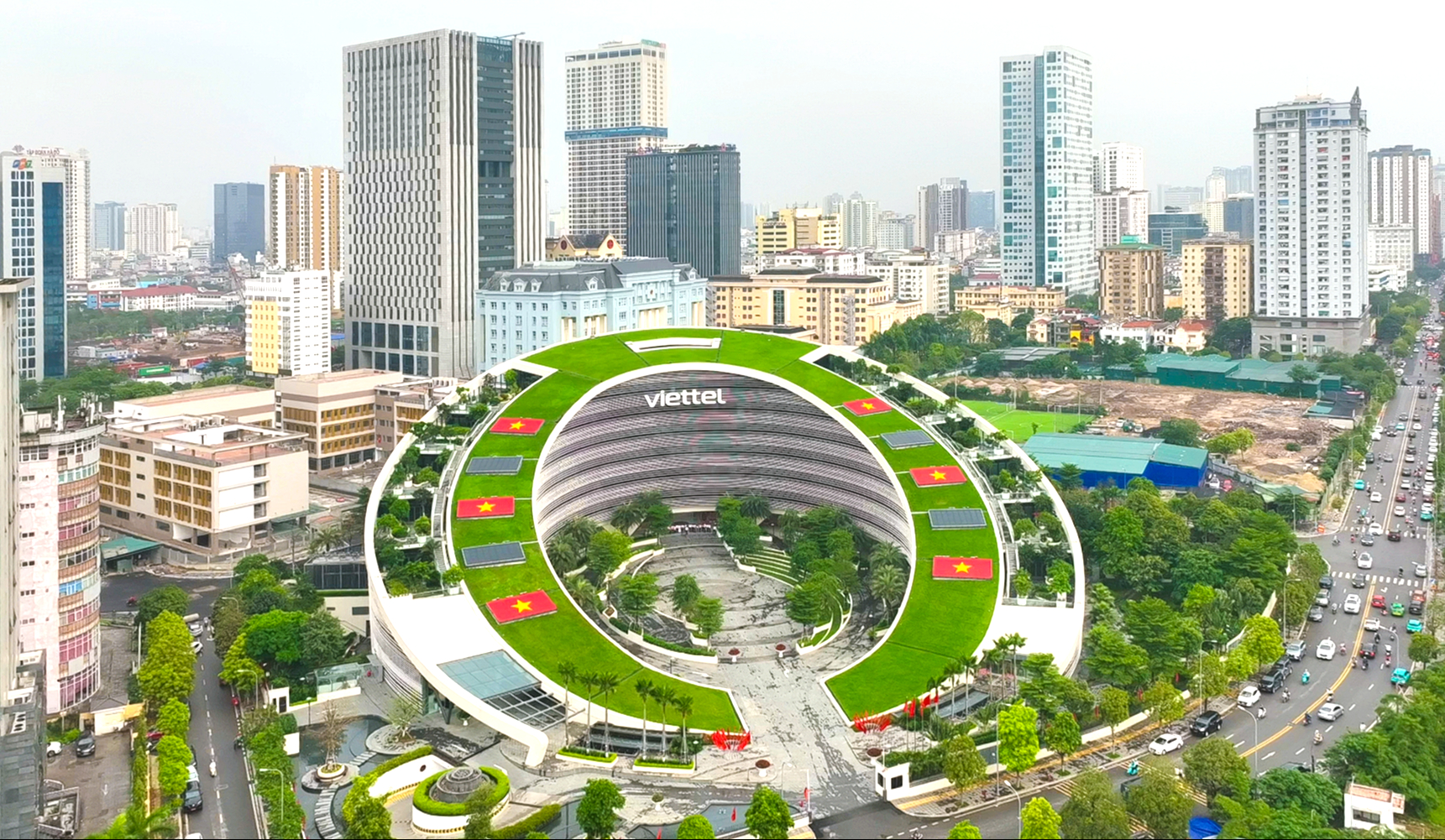 Tr&ecirc;n địa b&agrave;n Thủ đ&ocirc; H&agrave; Nội c&oacute; nhiều c&ocirc;ng tr&igrave;nh xanh đạt chứng nhận quốc tế như LEED hay EDGE.