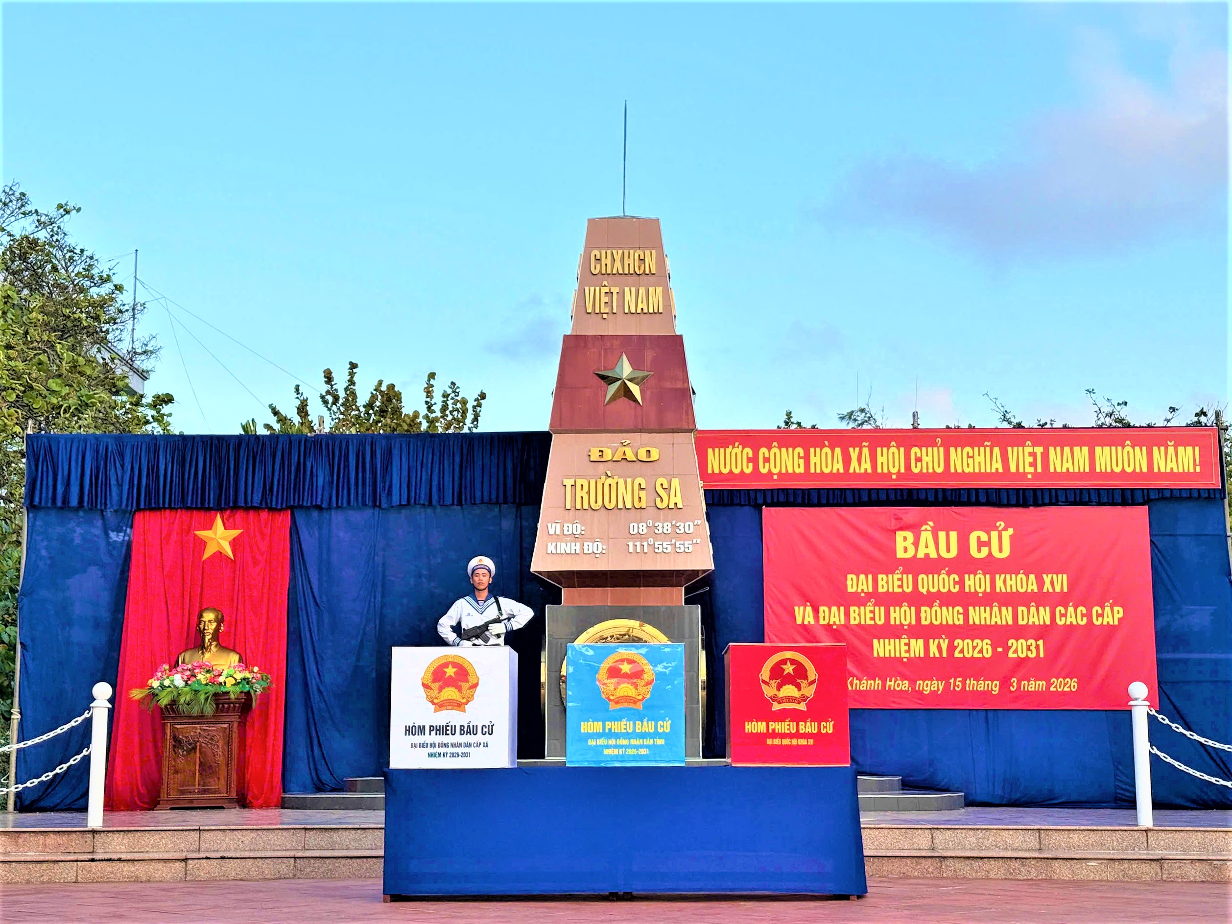 Tưng bừng Ng&agrave;y hội non s&ocirc;ng tr&ecirc;n đảo Trường Sa- Ảnh 4.