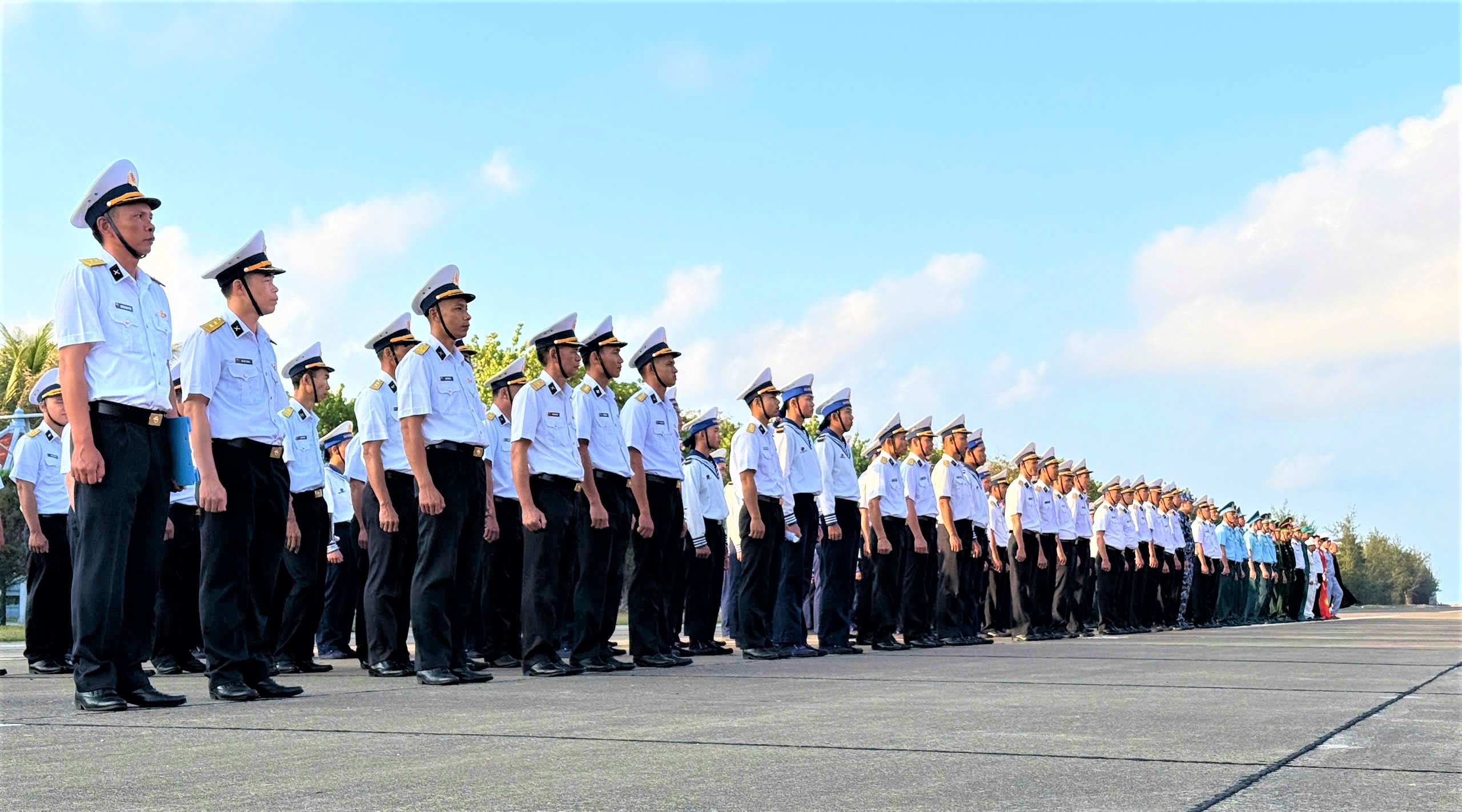 Tưng bừng Ng&agrave;y hội non s&ocirc;ng tr&ecirc;n đảo Trường Sa- Ảnh 6.