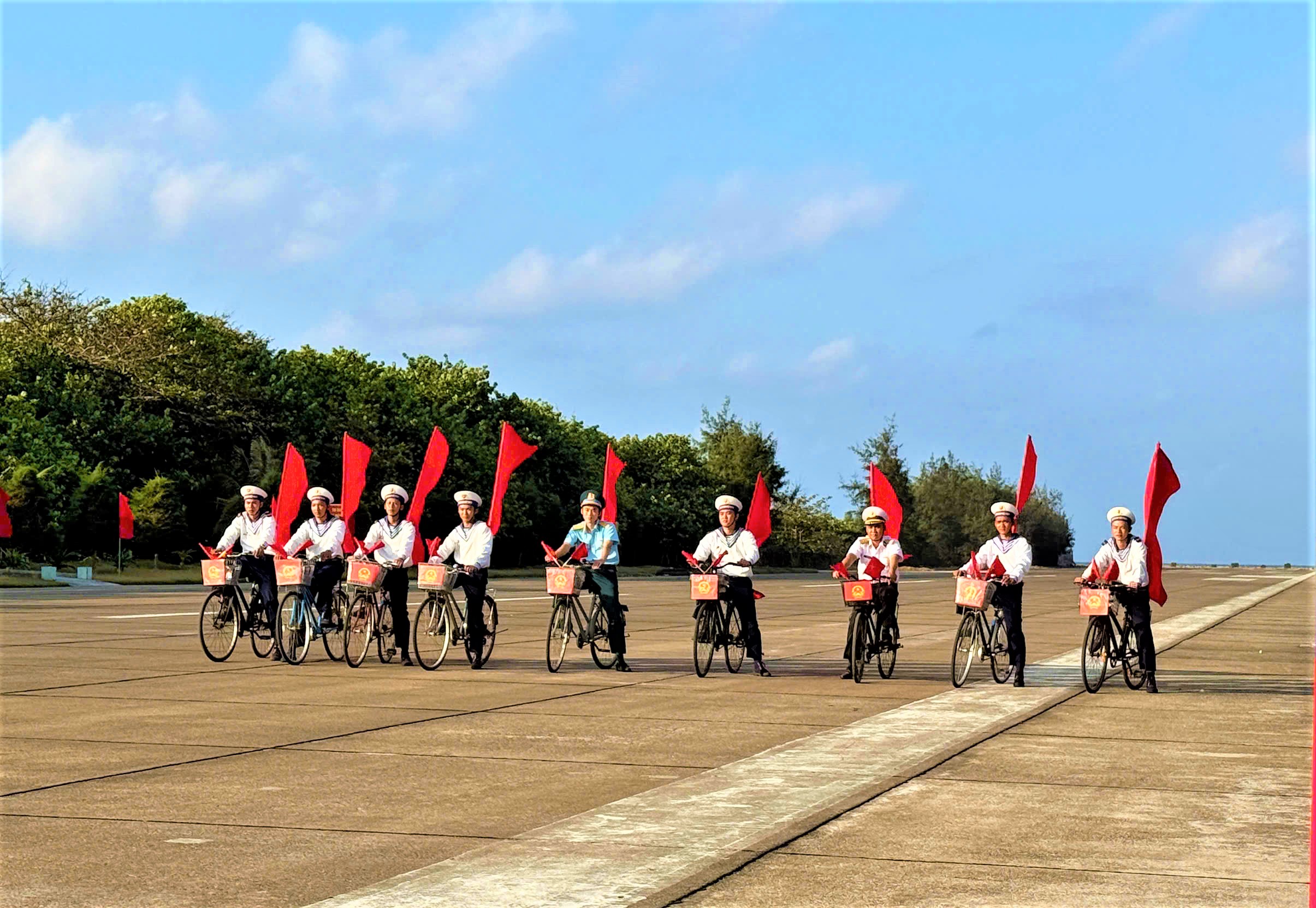 Tưng bừng Ng&agrave;y hội non s&ocirc;ng tr&ecirc;n đảo Trường Sa- Ảnh 7.