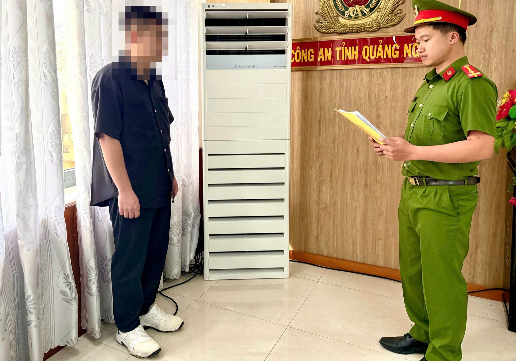 Giám đốc lừa người khác chơi chứng khoán, chiếm đoạt hàng trăm triệu đồng- Ảnh 1. Giám đốc lừa người khác chơi chứng khoán, chiếm đoạt hàng trăm triệu đồng- Ảnh 1.