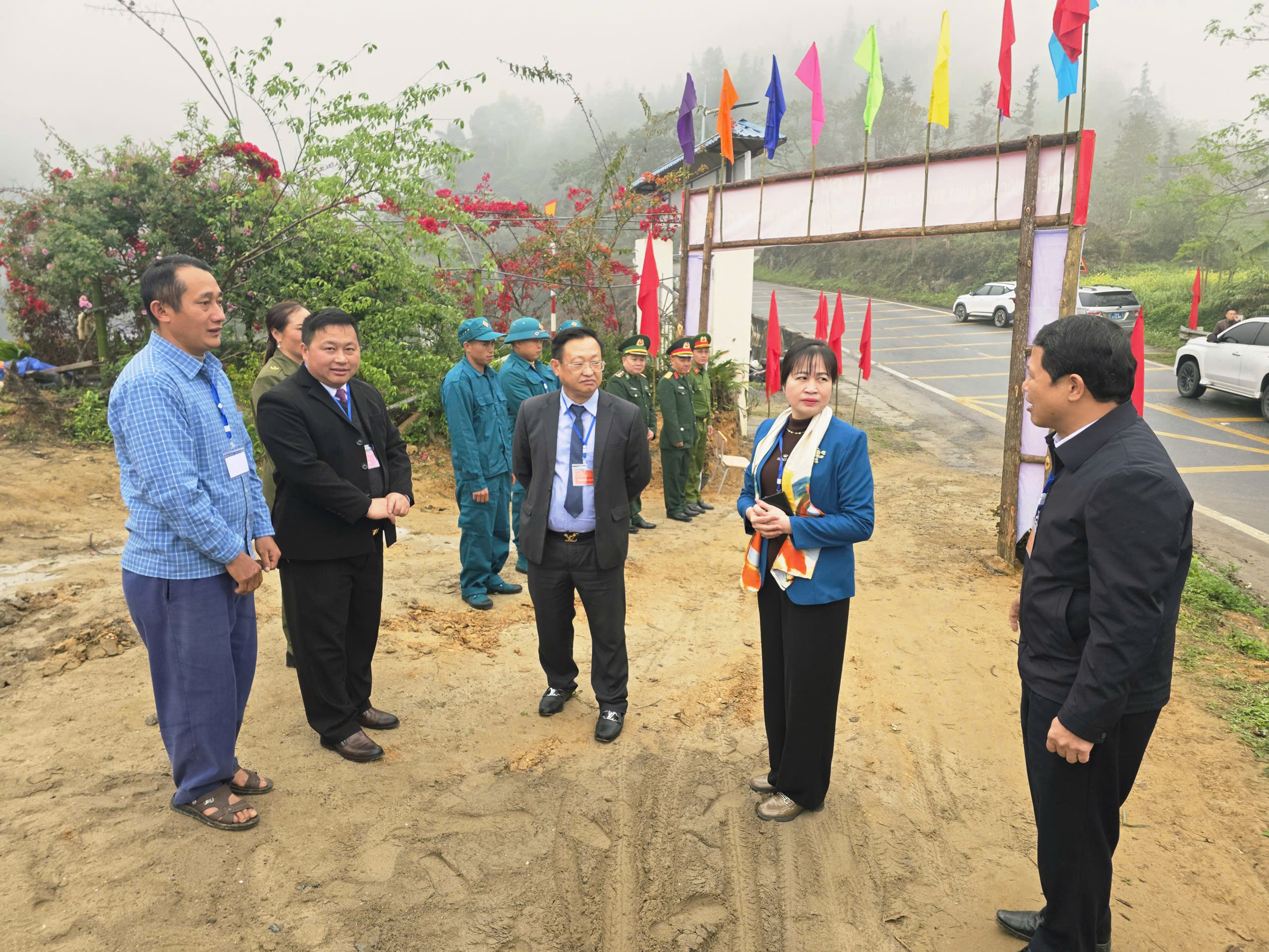 Cử tri v&ugrave;ng cao, hải đảo n&ocirc; nức đi bầu cử từ s&aacute;ng sớm- Ảnh 7.