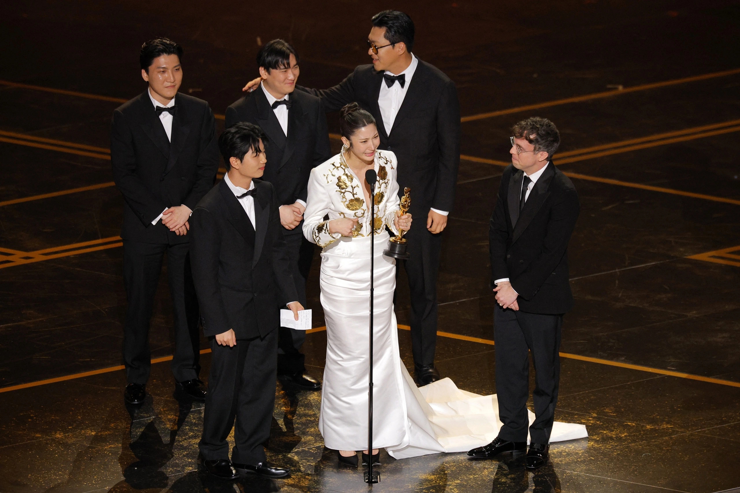 Kết quả Oscar 2026: Leonardo DiCaprio trắng tay d&ugrave; "One battle after another" đại thắng- Ảnh 6.