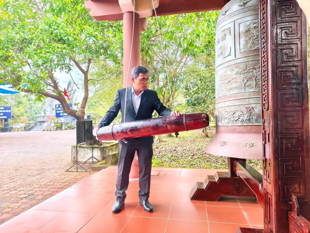 D&acirc;ng hương tưởng niệm 504 thường d&acirc;n bị thảm s&aacute;t ở Mỹ Kh&ecirc;- Ảnh 1.