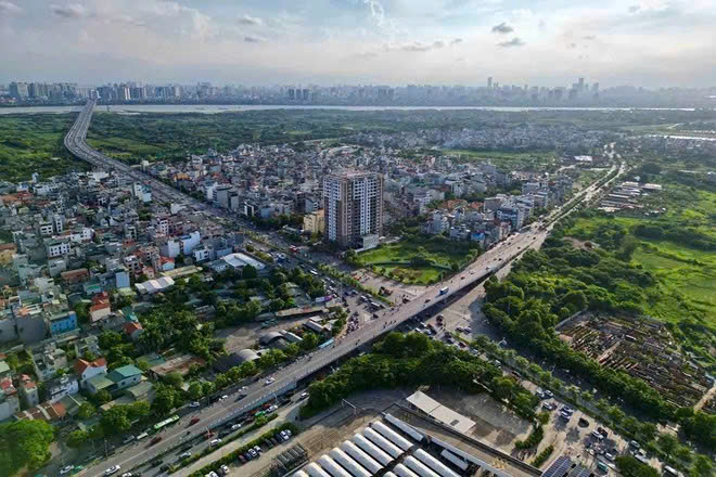 H&agrave; Nội r&agrave;o chắn nhiều đoạn đường Đ&agrave;m Quang Trung thi c&ocirc;ng hầm chui Cổ Linh- Ảnh 1.