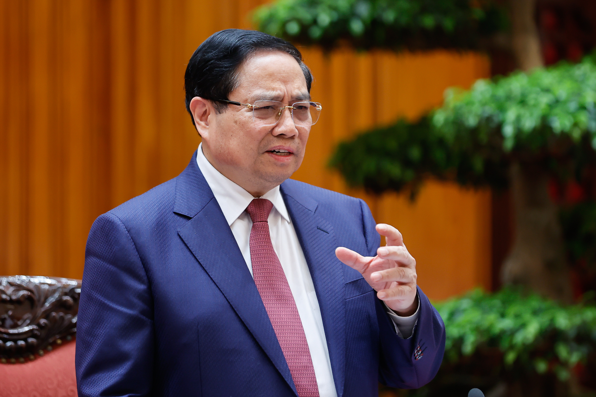 Thủ tướng Phạm Minh Ch&iacute;nh: Xăng dầu v&agrave; năng lượng cho sản xuất, ti&ecirc;u d&ugrave;ng được bảo đảm- Ảnh 6.