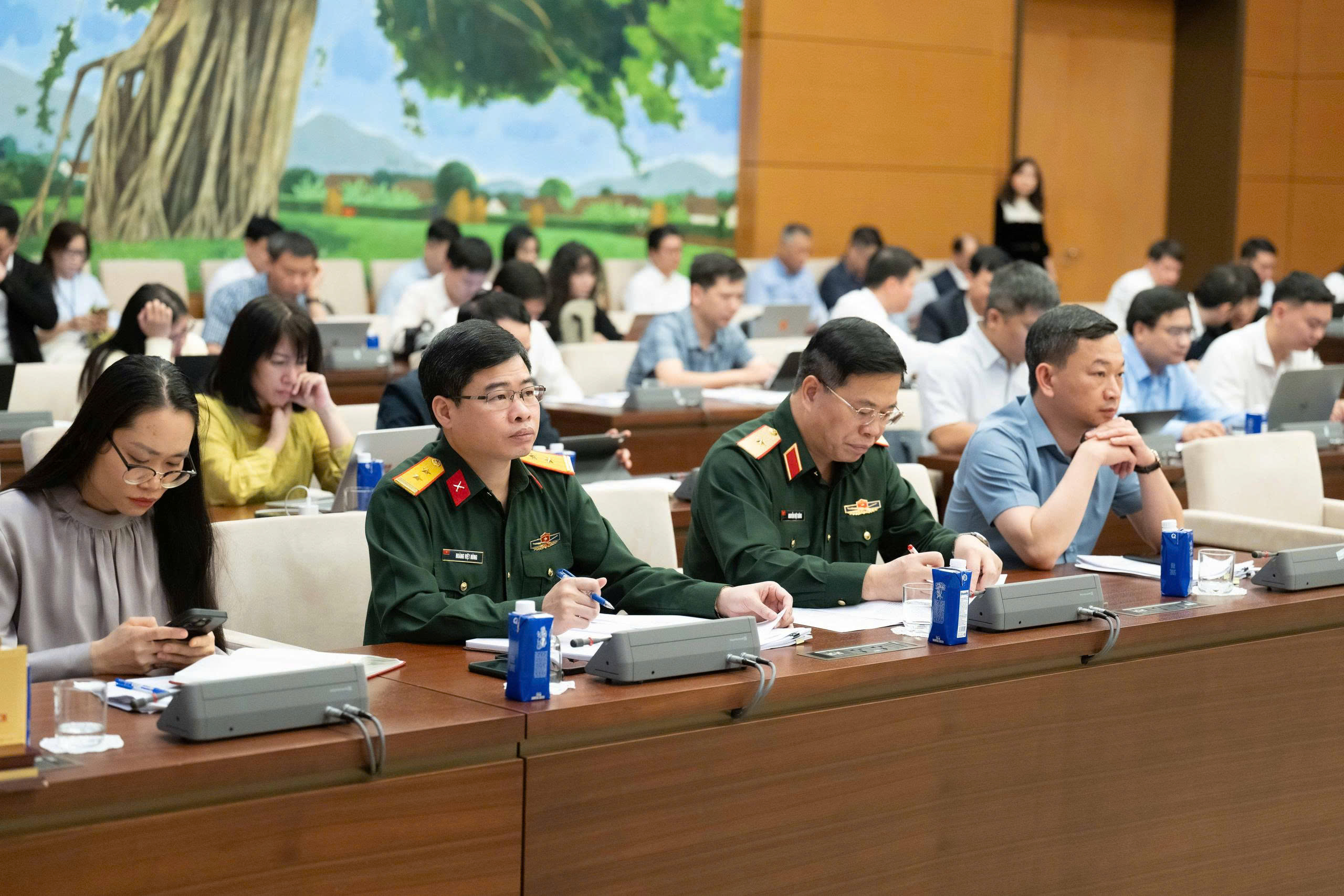 Đề xuất phân quyền tối đa cho Hà Nội, tăng tính chủ động, tự chịu trách nhiệm- Ảnh 3. Đề xuất phân quyền tối đa cho Hà Nội, tăng tính chủ động, tự chịu trách nhiệm- Ảnh 3.