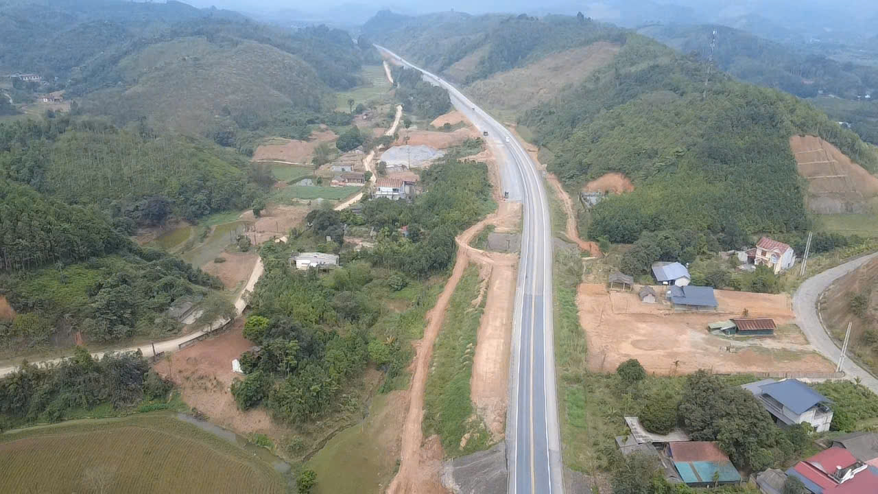 Siết chặt biện ph&aacute;p tổ chức giao th&ocirc;ng, tăng tốc thi c&ocirc;ng tuyến Nội B&agrave;i - L&agrave;o Cai- Ảnh 8.
